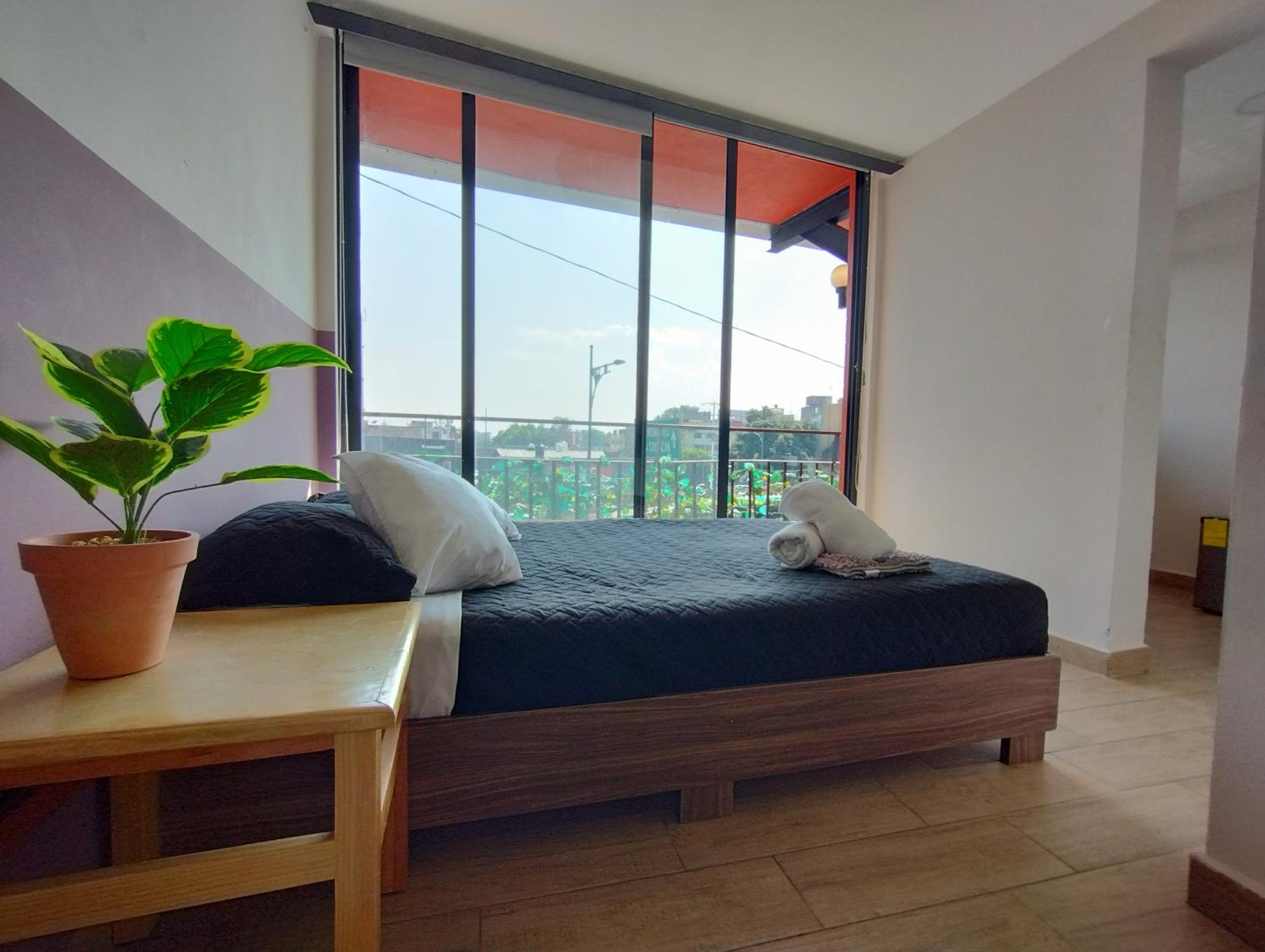 Deluxe Double Room with Balcony - Photo 7