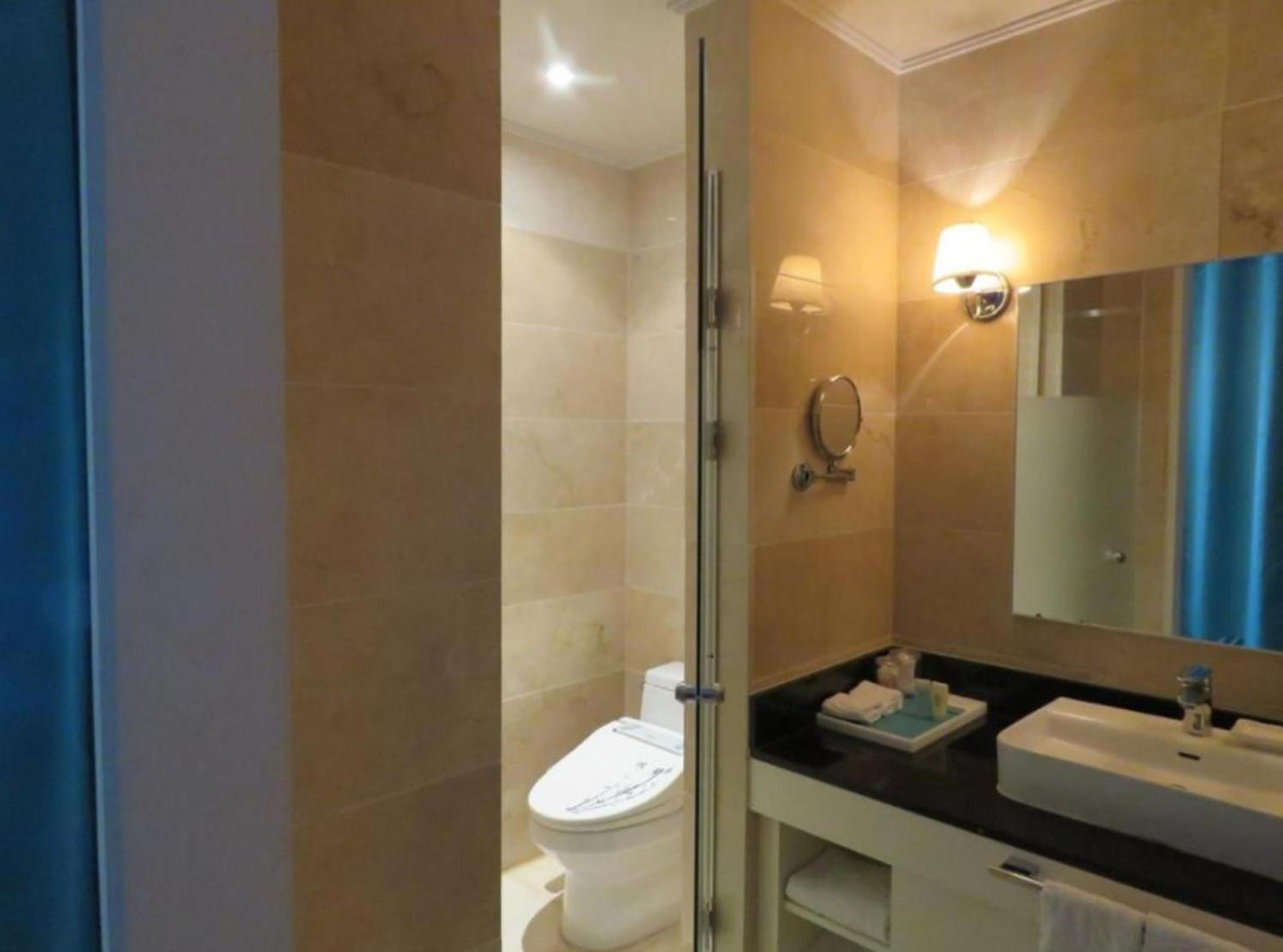 Deluxe Double Room with Two Double Beds photo 3