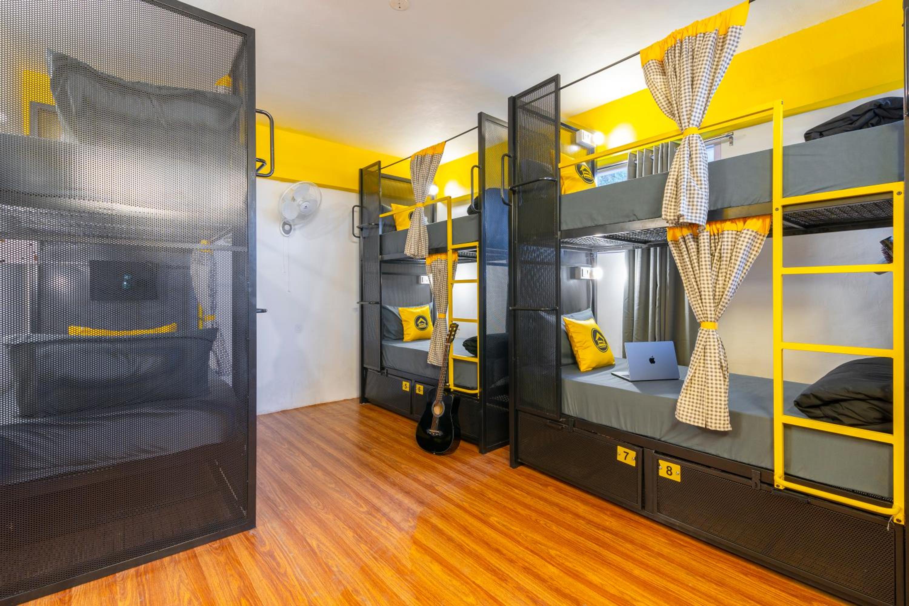 Bed in 8-Bed Mixed Dormitory Room photo 3