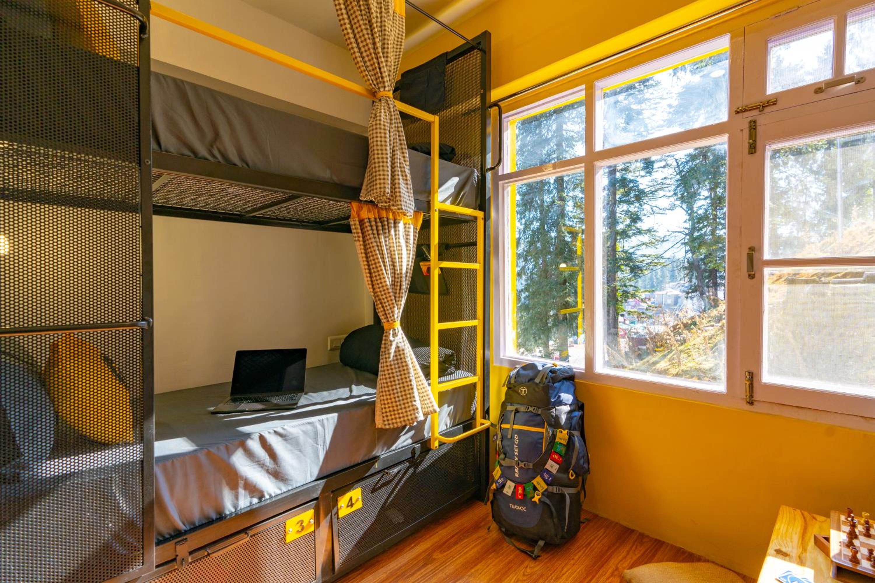 Bed in 6-Bed Mixed Dormitory Room photo 2