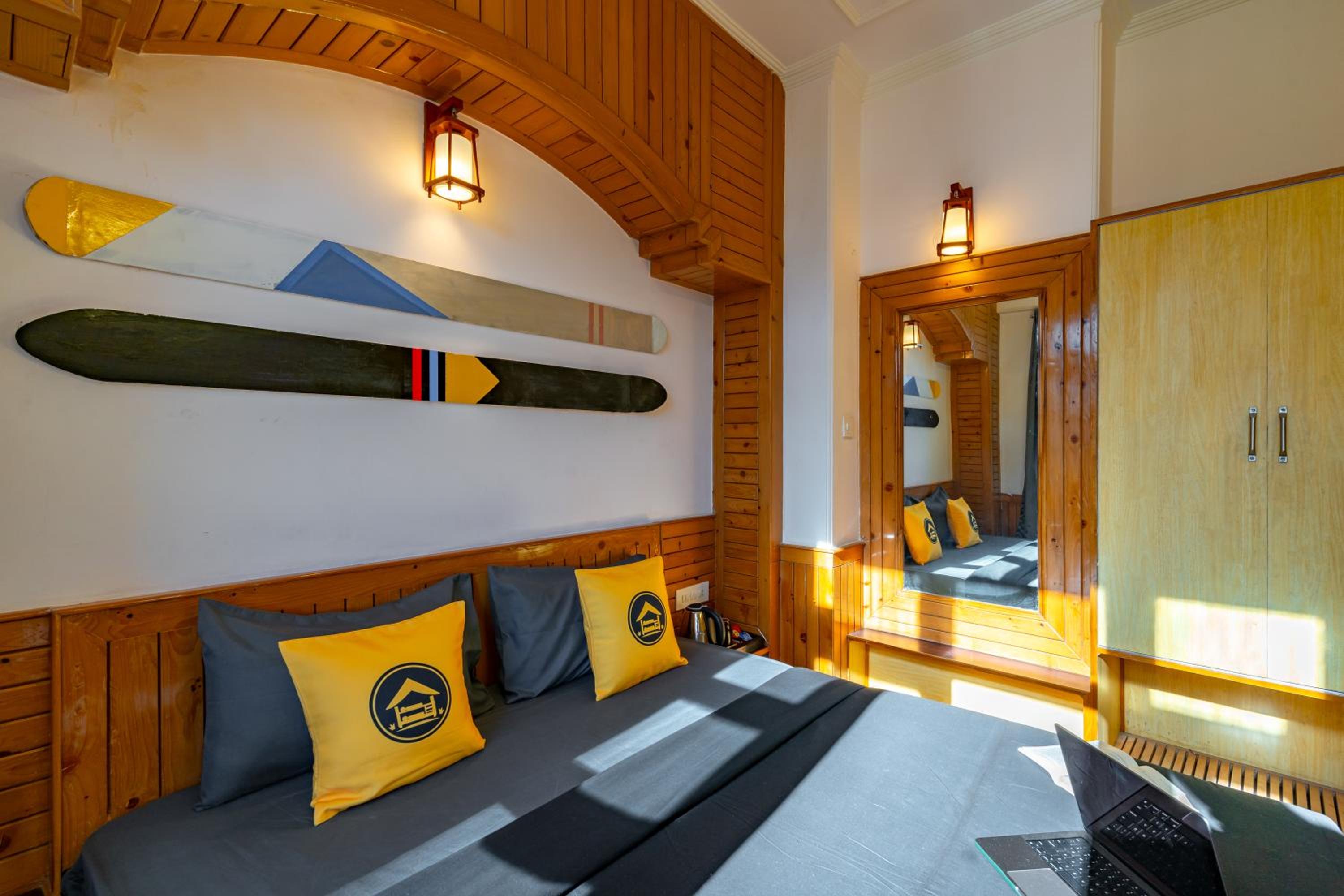 Standard Double Room with Balcony - Photo 3