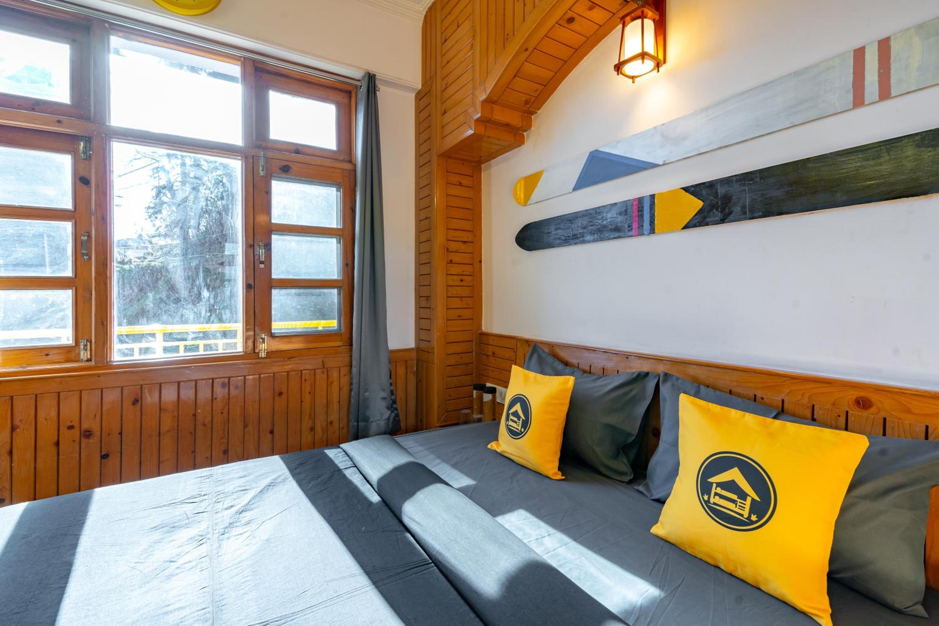 Standard Double Room with Balcony - Photo 2