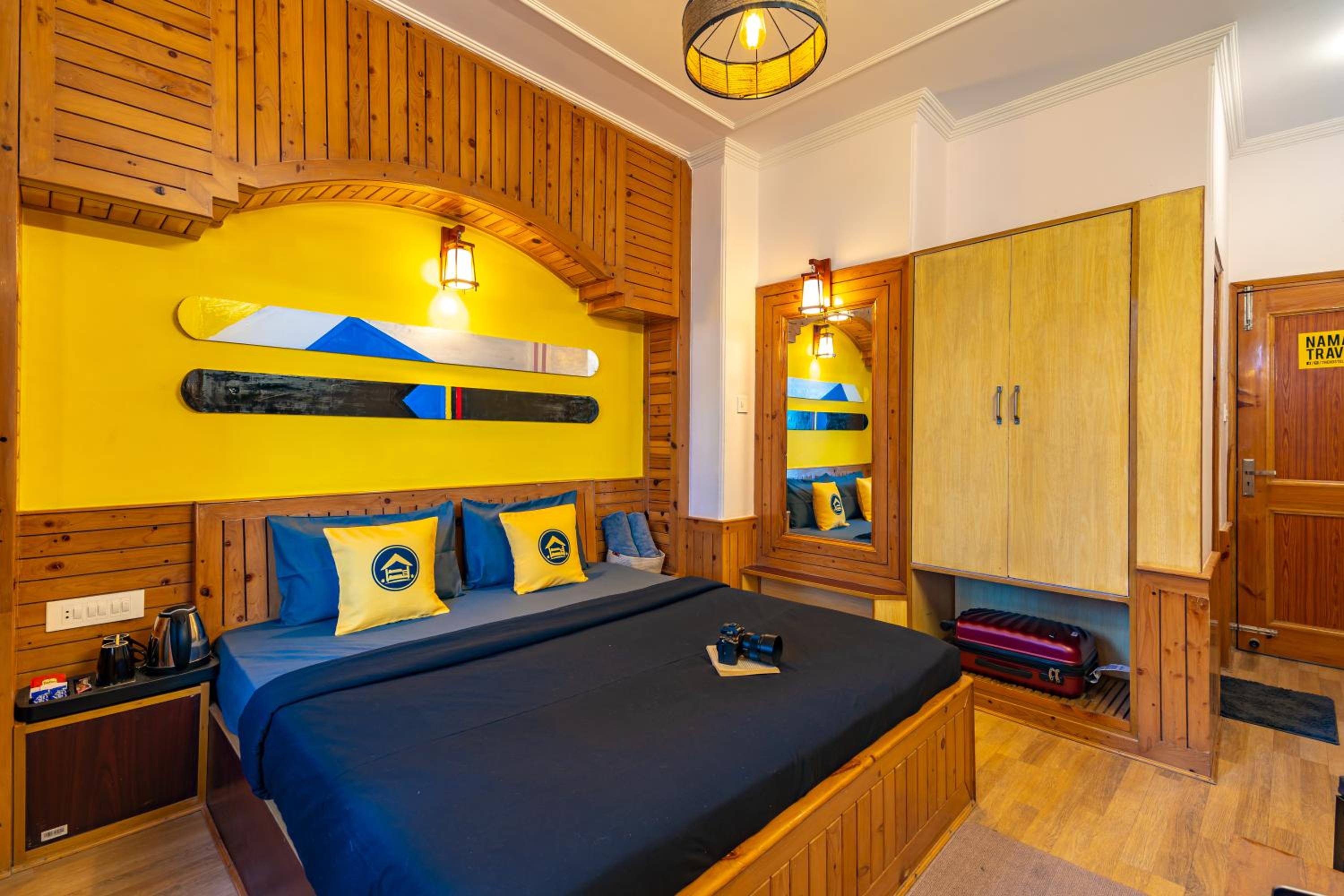 Deluxe Double Room with Balcony - Photo 3
