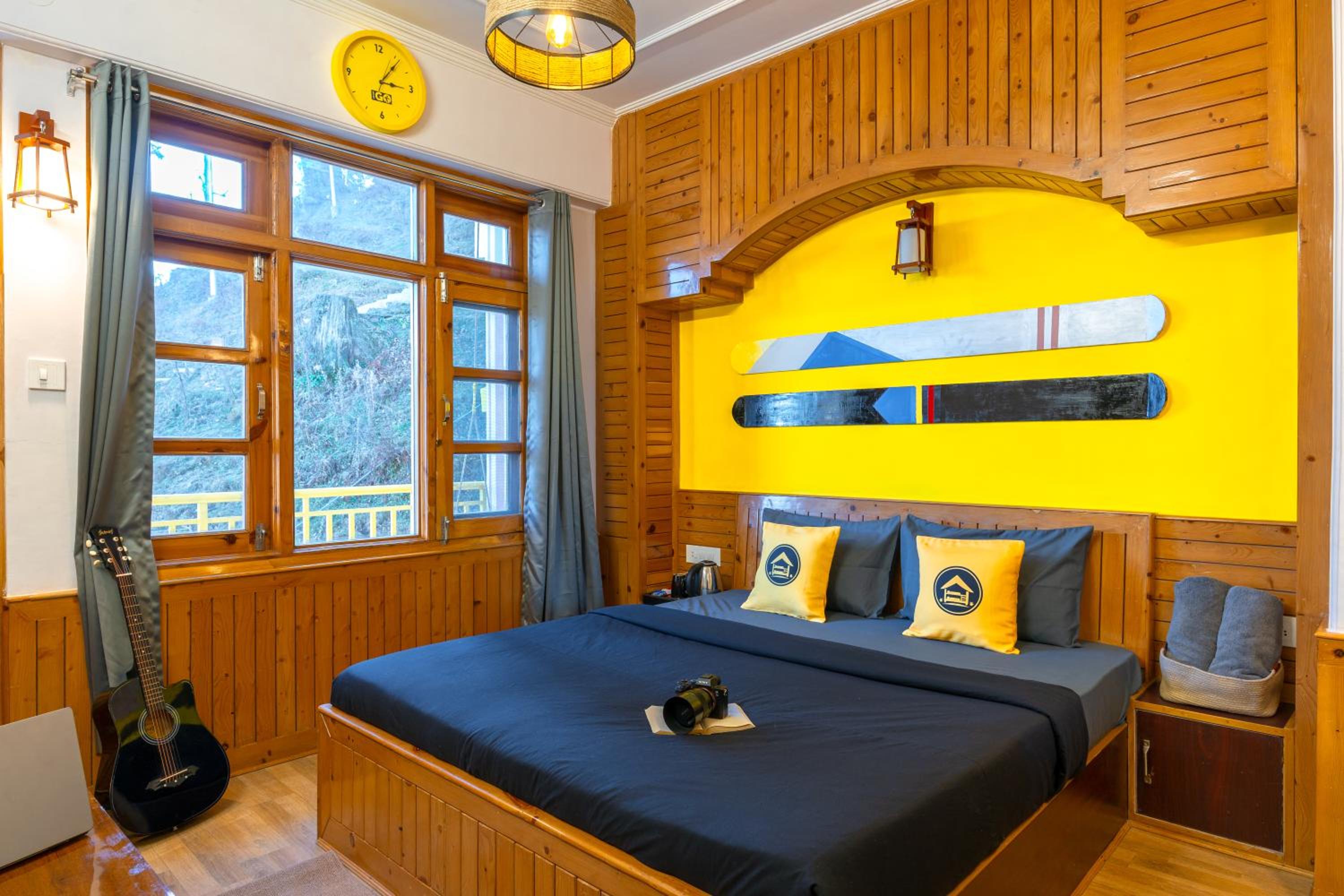 Deluxe Double Room with Balcony - Photo 2