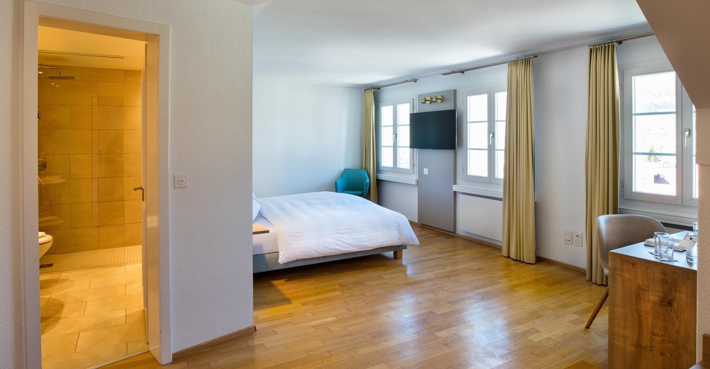 Junior Suite Superior with Lake View photo 2