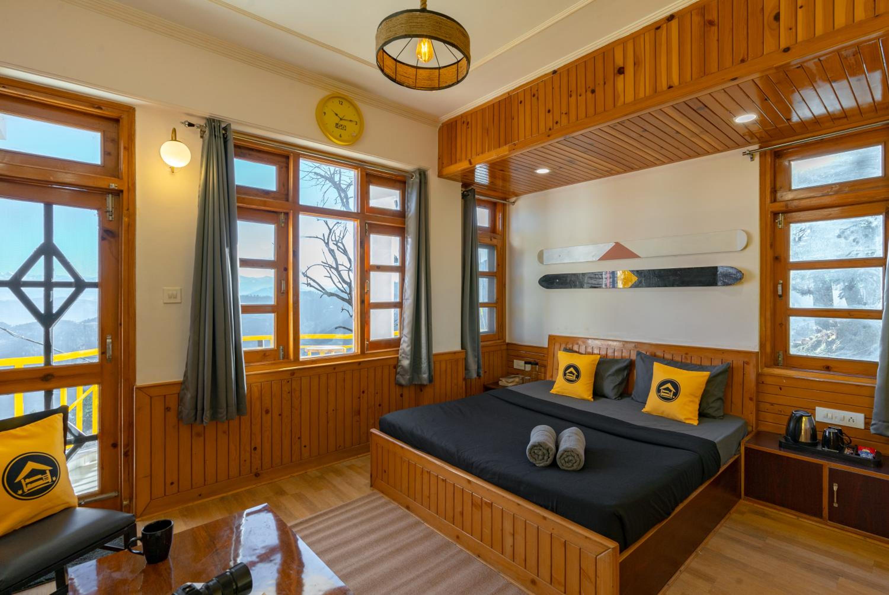 Superior Double Room with Balcony and Mountain View - Photo 1