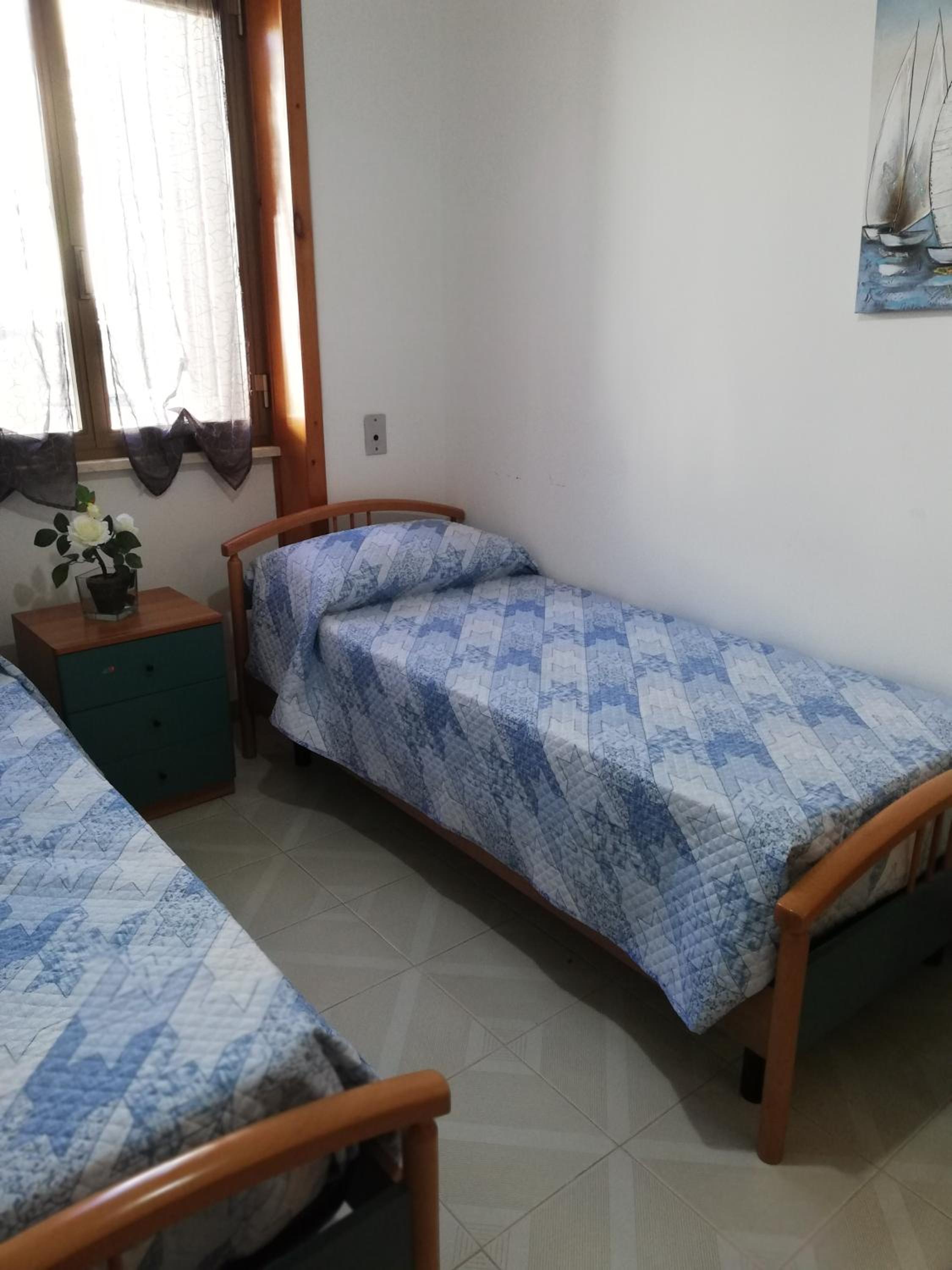 Two-Bedroom House - Photo 11