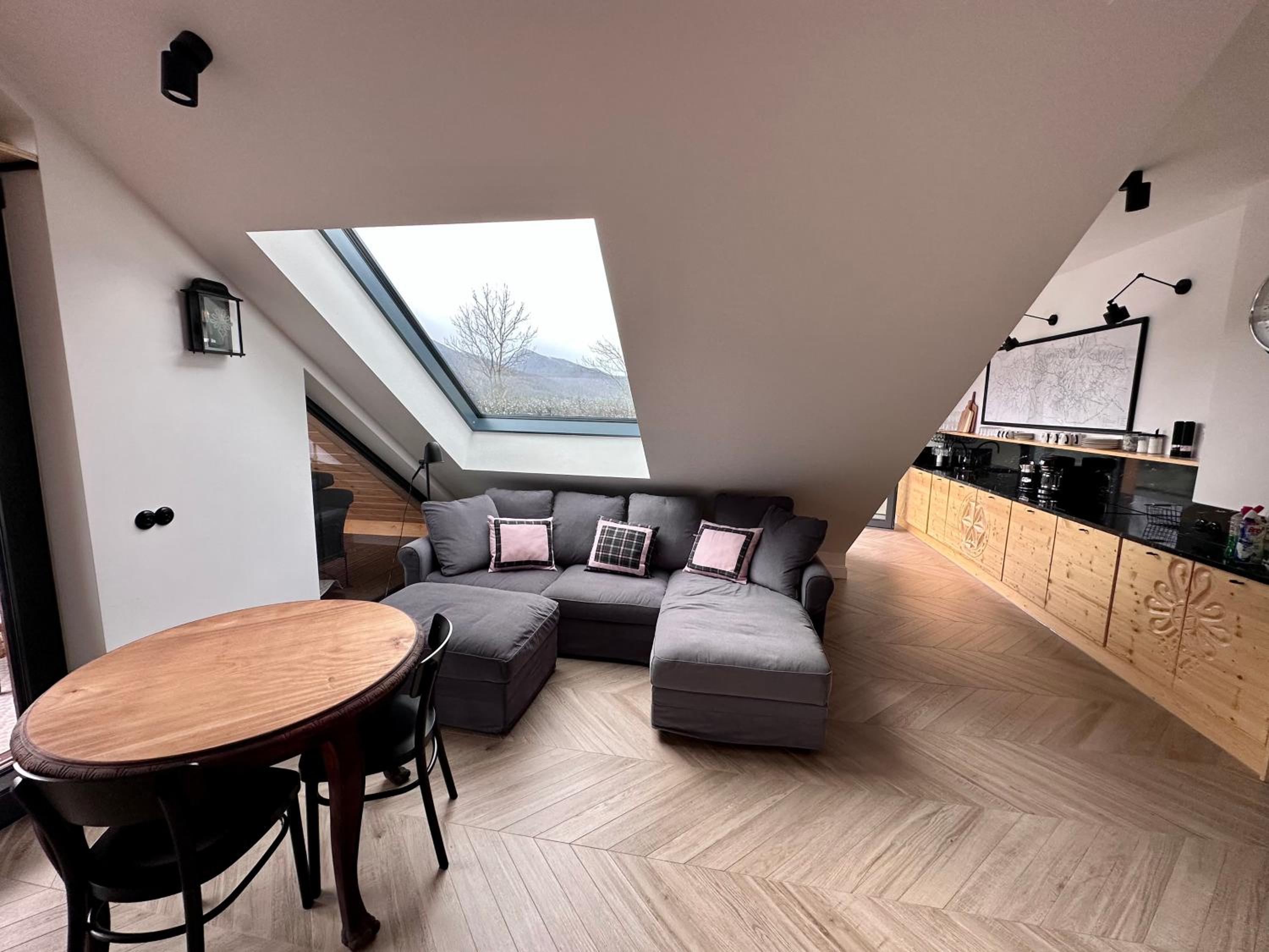 One-Bedroom Apartment - Photo 10