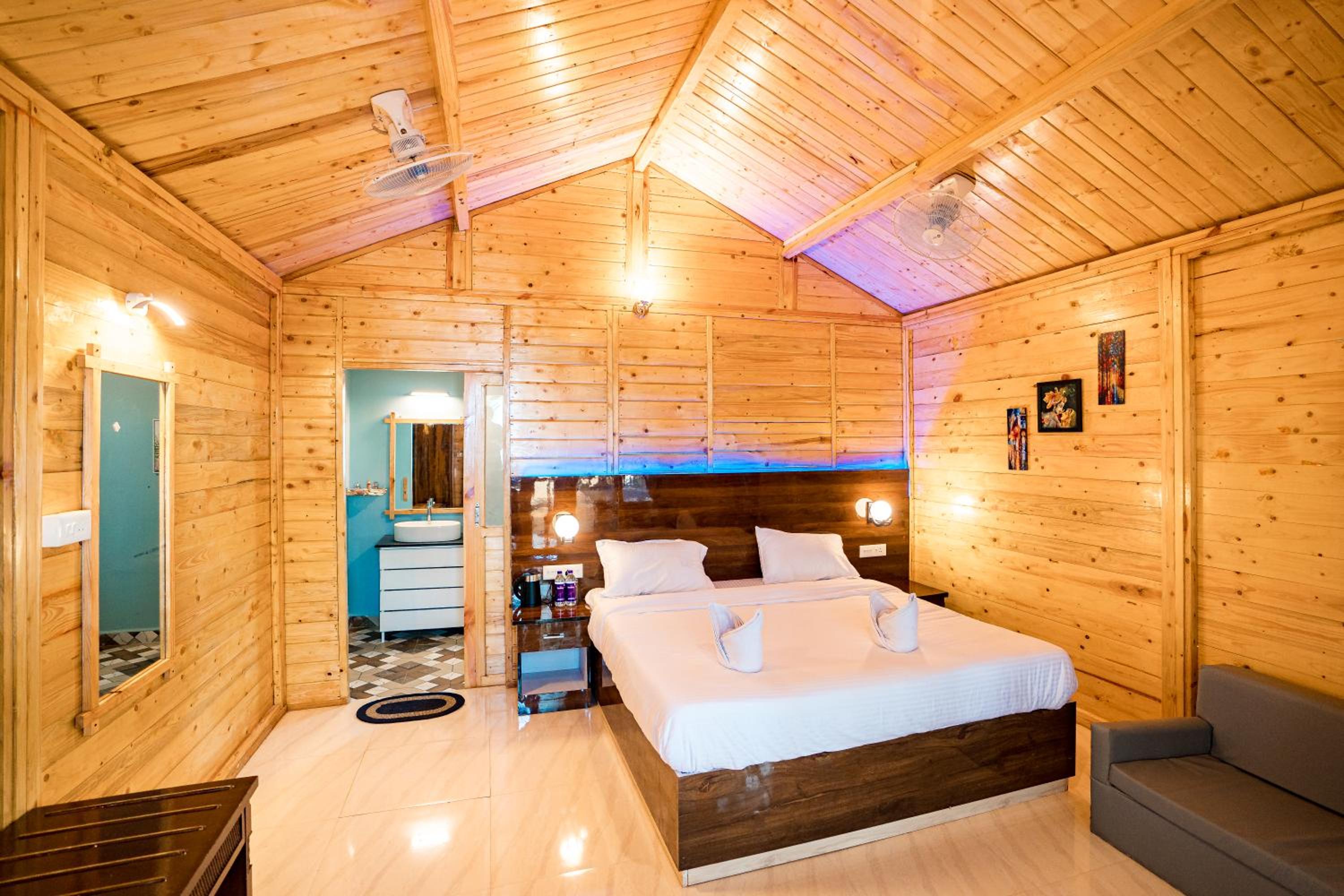 Deluxe Double Room with Balcony and Sea View photo 1
