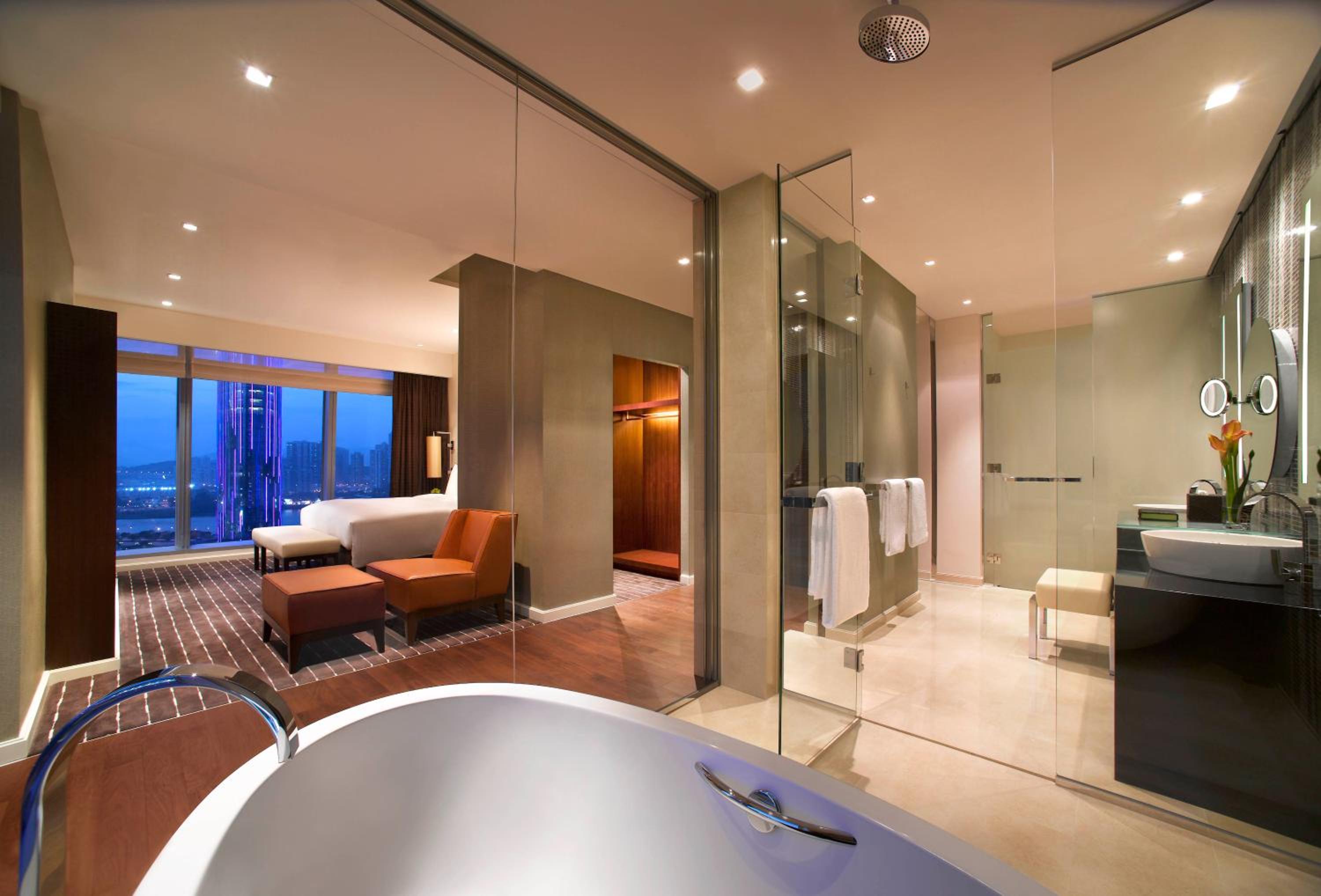 Grand Executive Suite with View photo 2