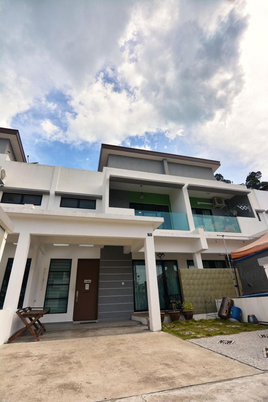 Four-Bedroom House photo 1