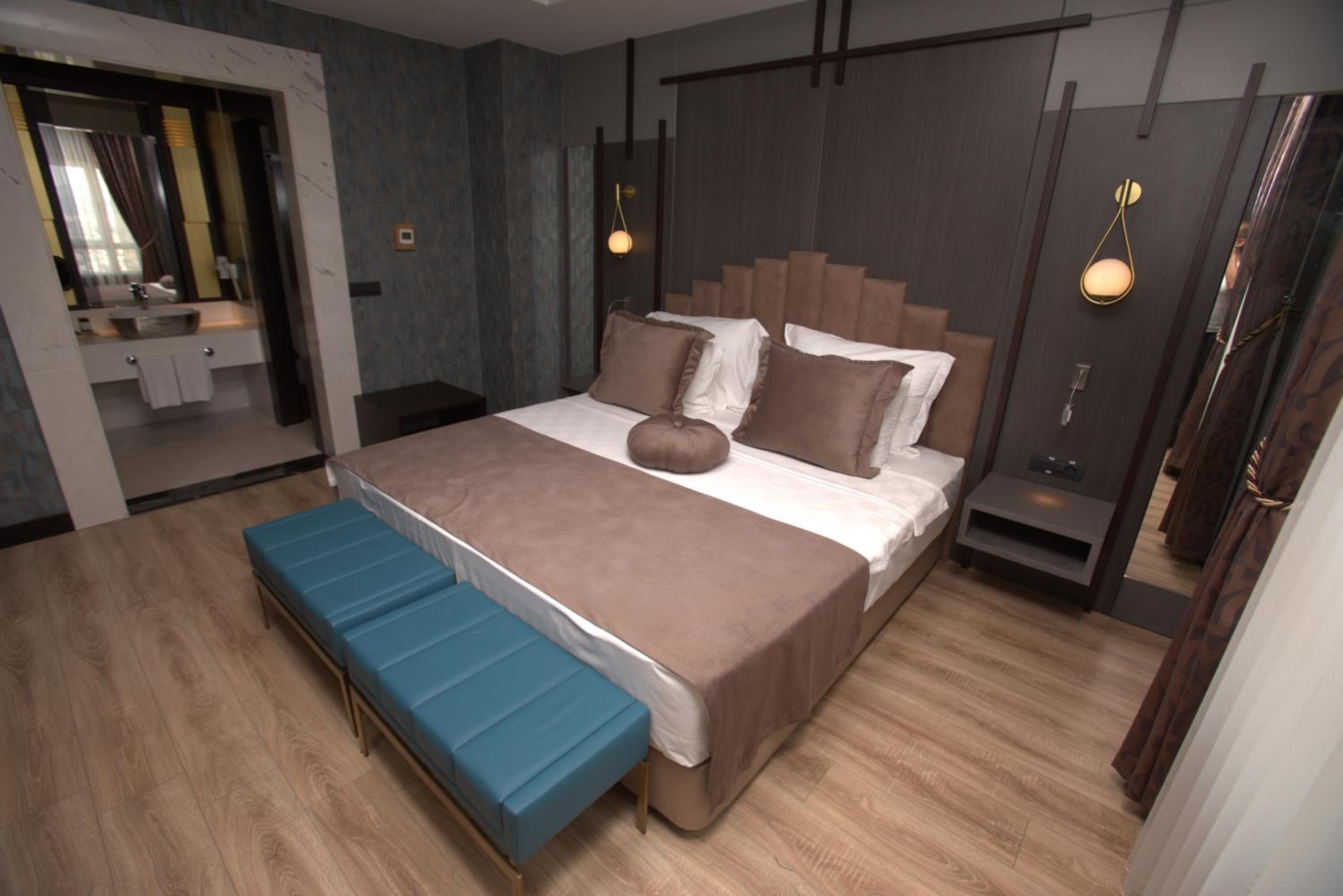 Suite - Photo 5