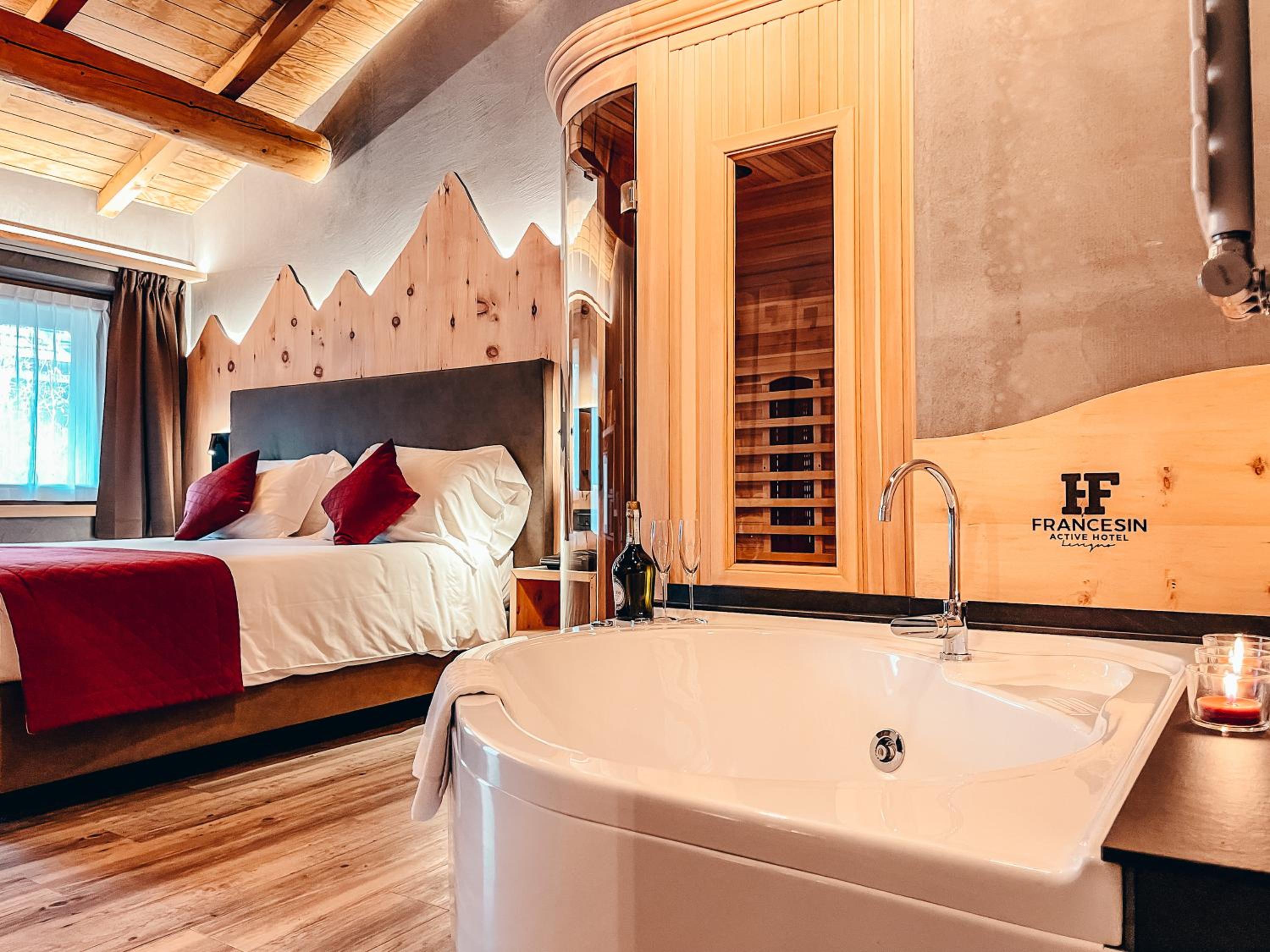 Double Room with Spa Bath photo 3