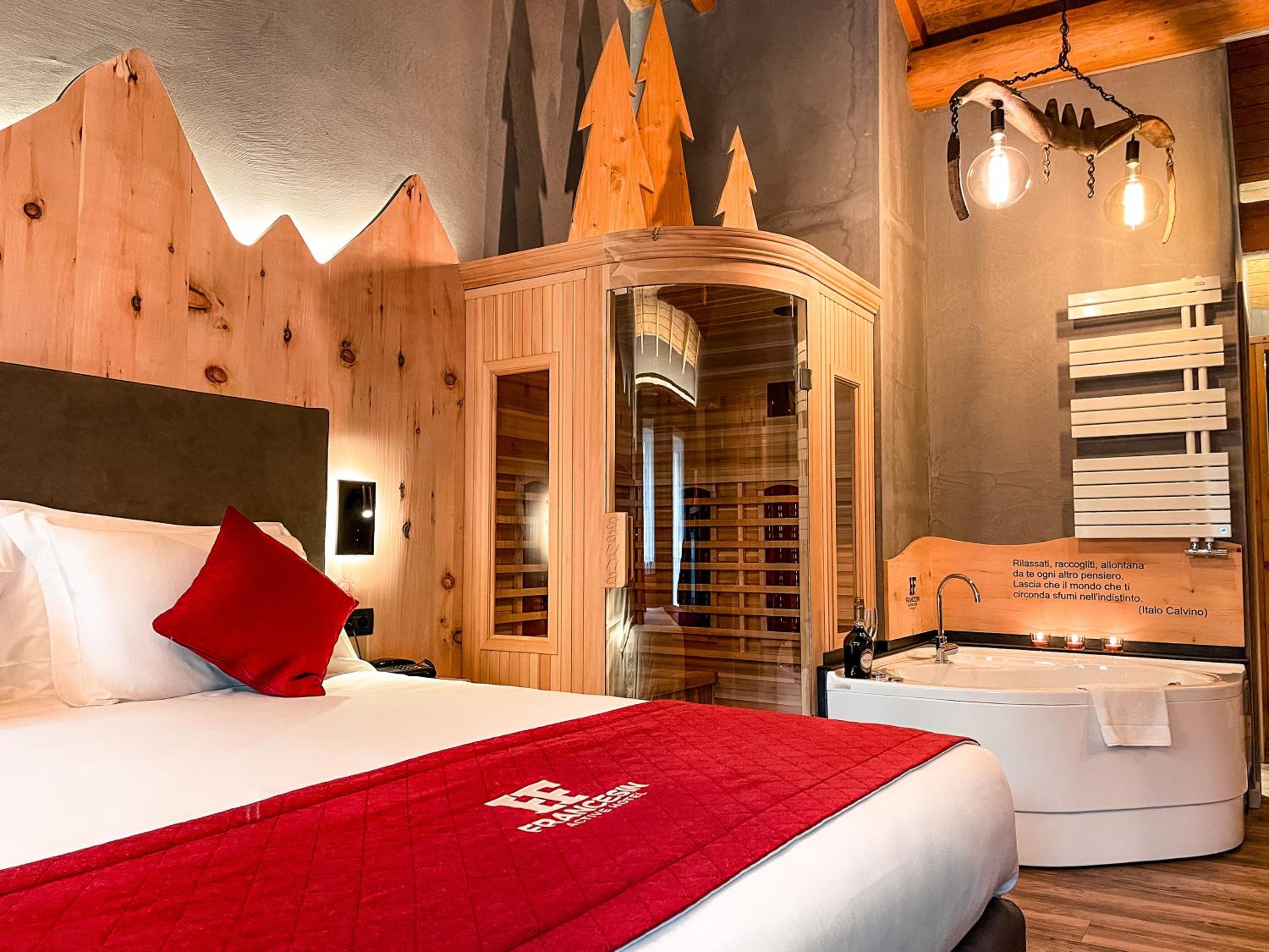 Double Room with Spa Bath photo 3