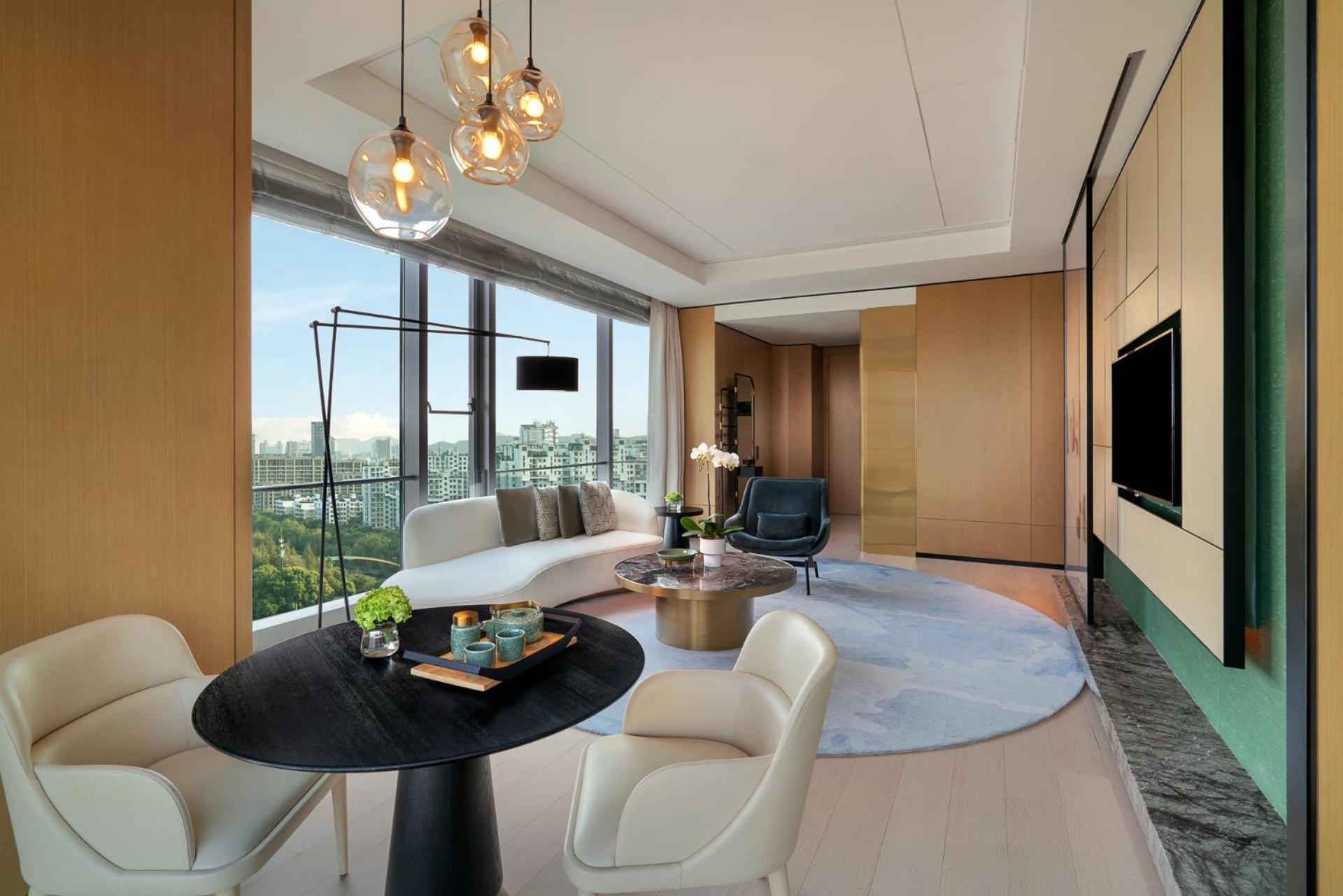 Superior Suite - Photo 3
