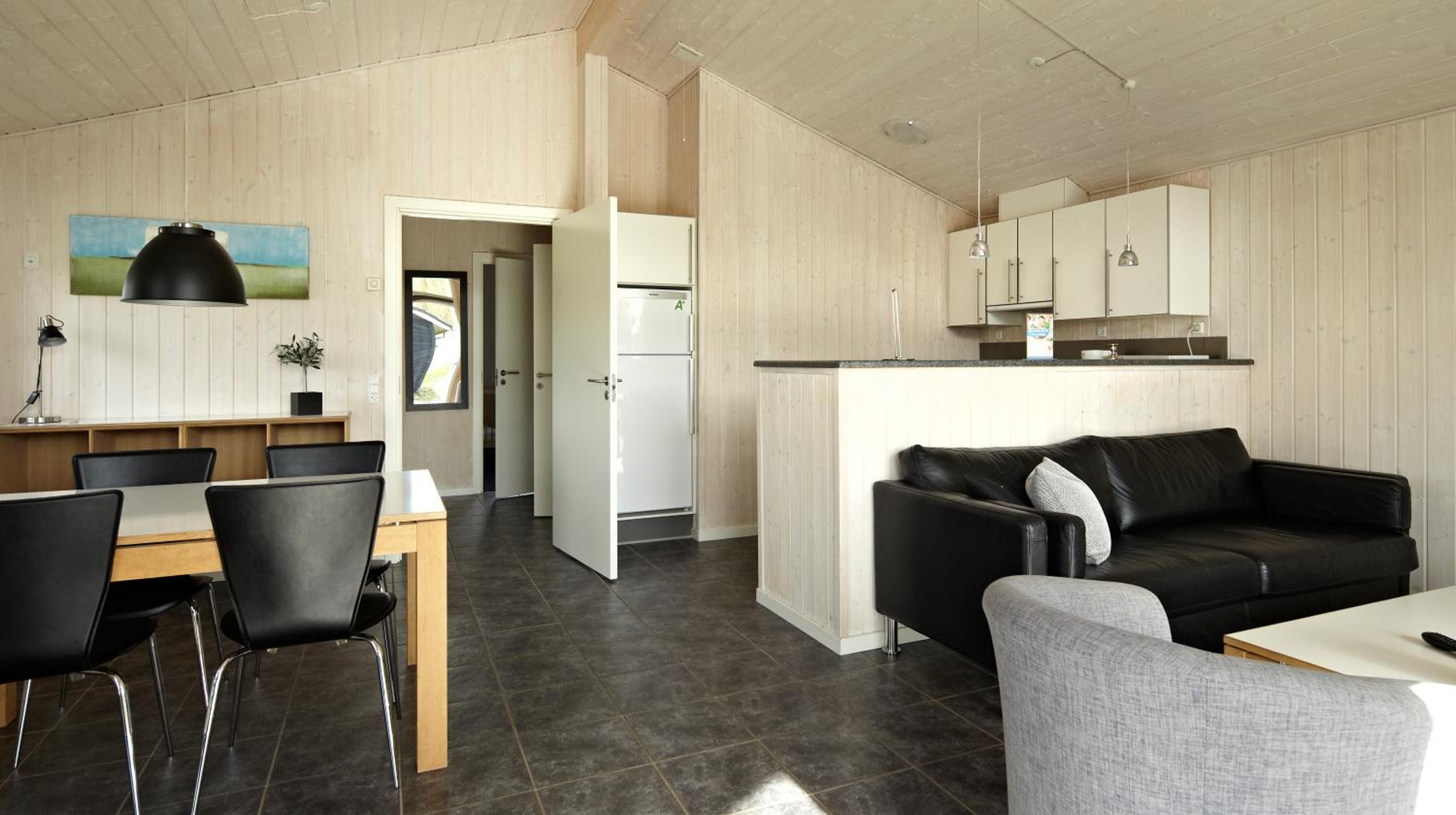 Classic Plus Holiday Home (4 Adults) photo 2