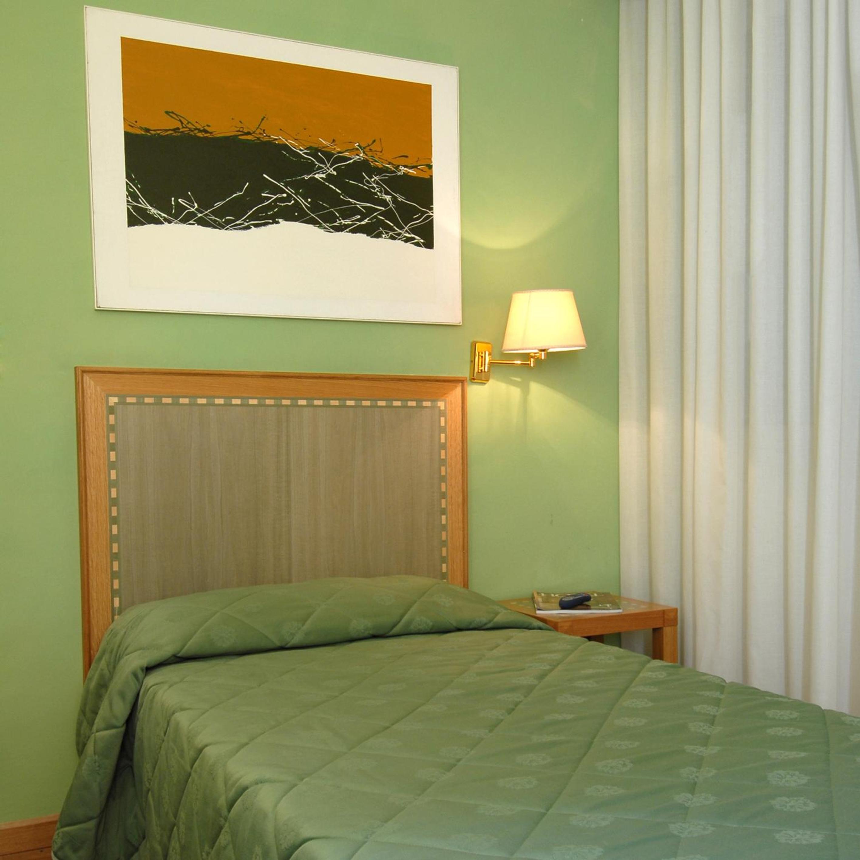 Small Single Room photo 1