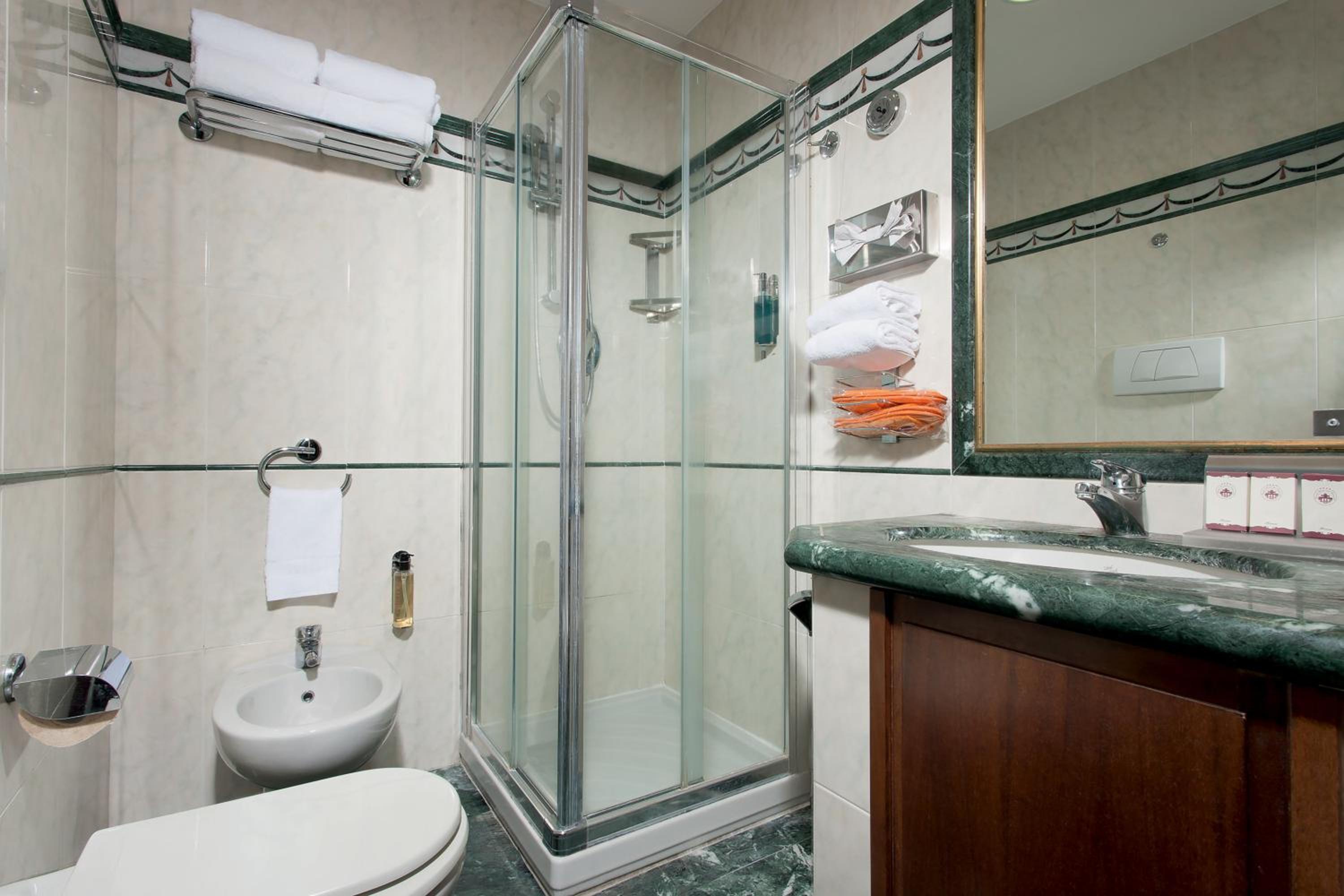 Double or Twin Room photo 2