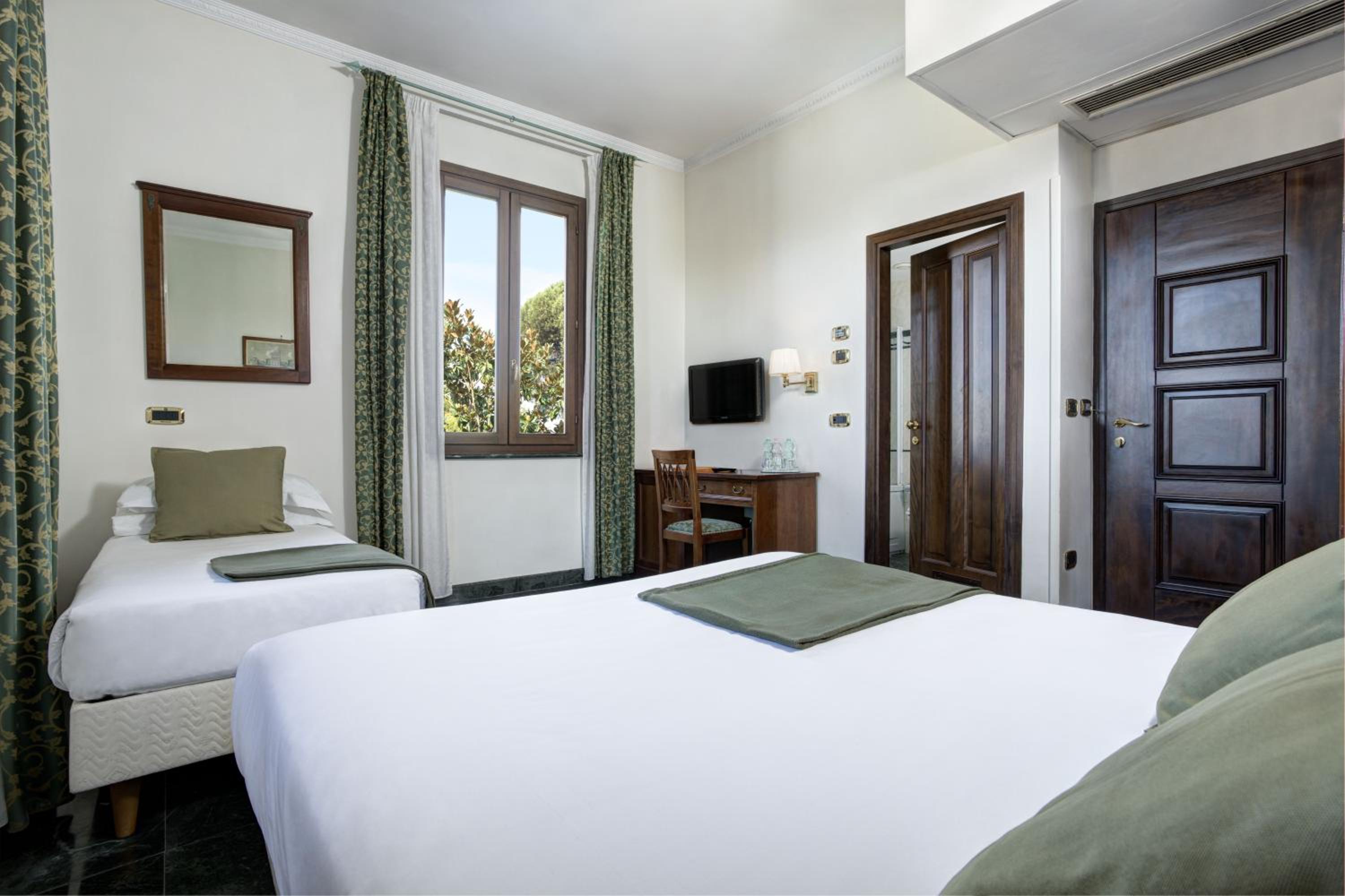 Triple Room photo 2
