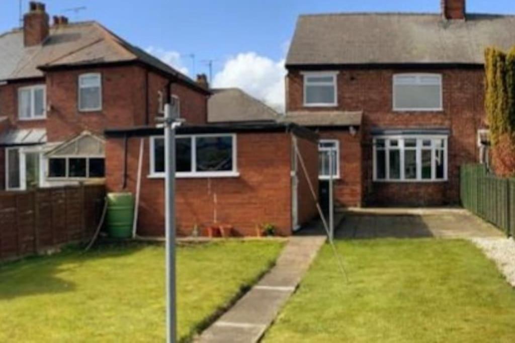Three-Bedroom House photo 2