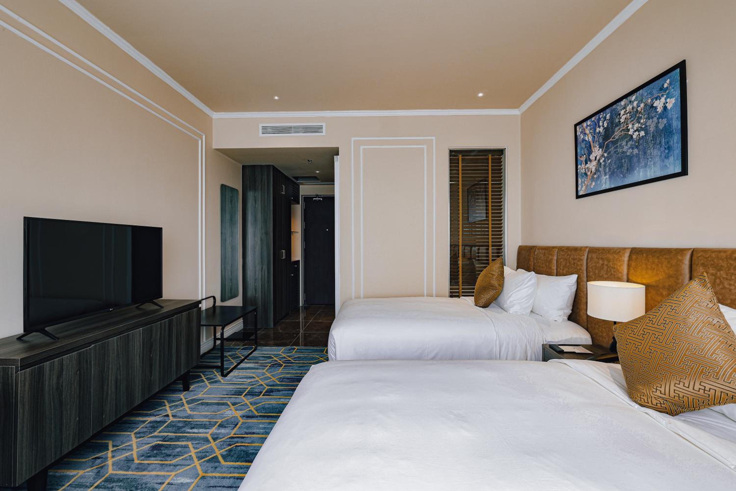 Deluxe Twin Room + Free Shuttle Bus To City Center - Photo 4