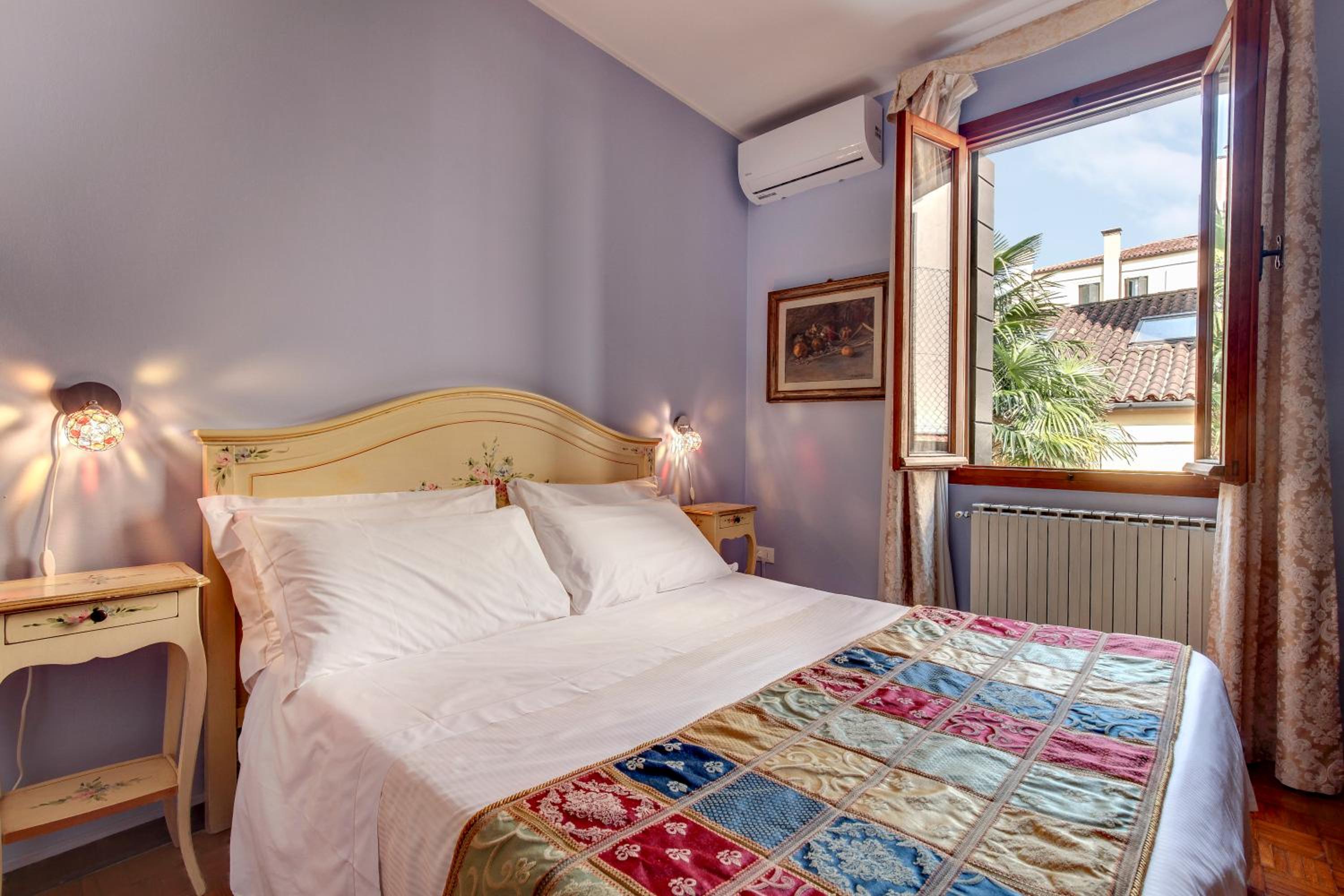 Standard Double Room photo 3