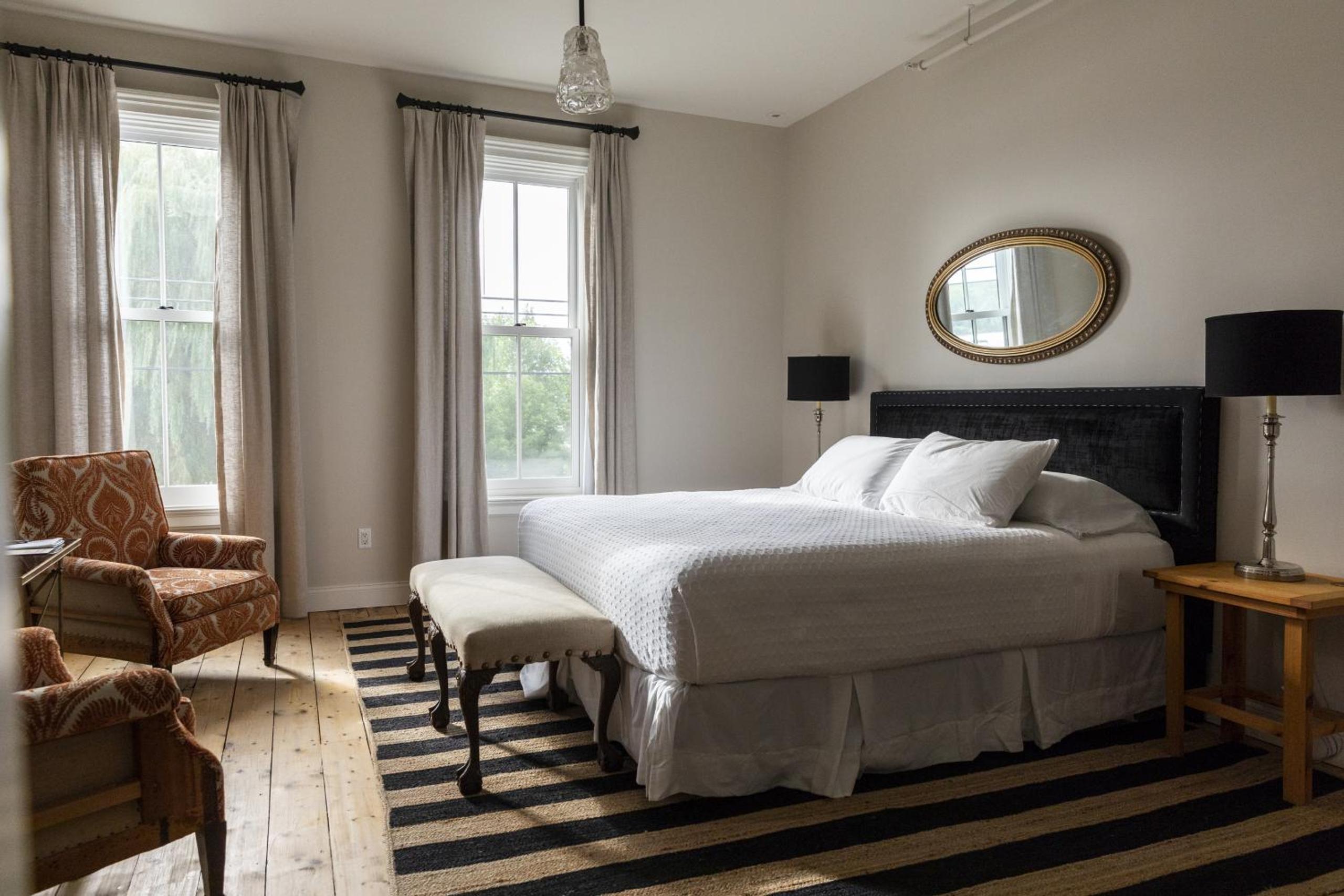 Standard King Room photo 1