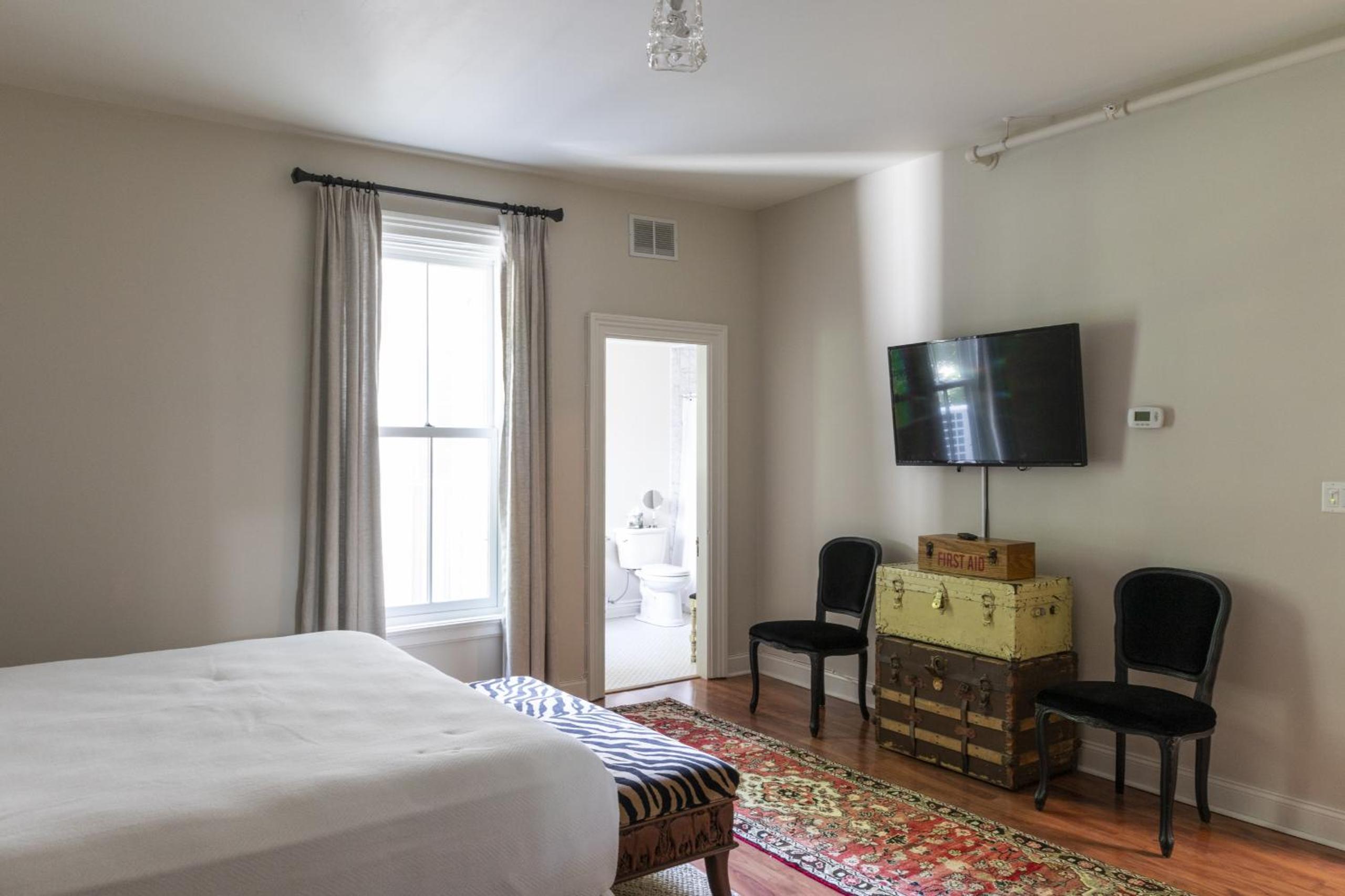 Superior King Room photo 2
