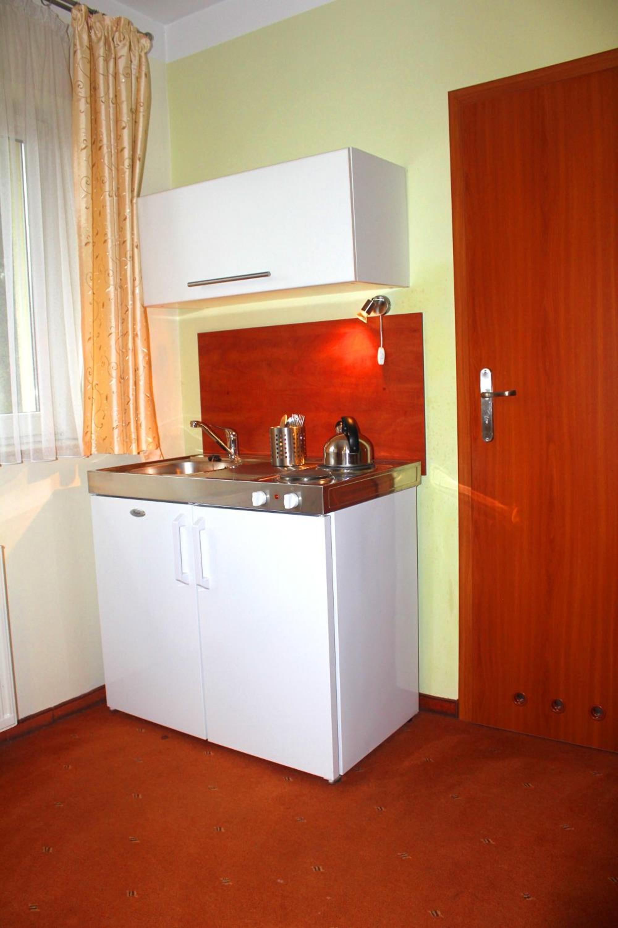 Two-Bedroom Apartment with Kitchenette and Terrace (4 Adults) photo 3