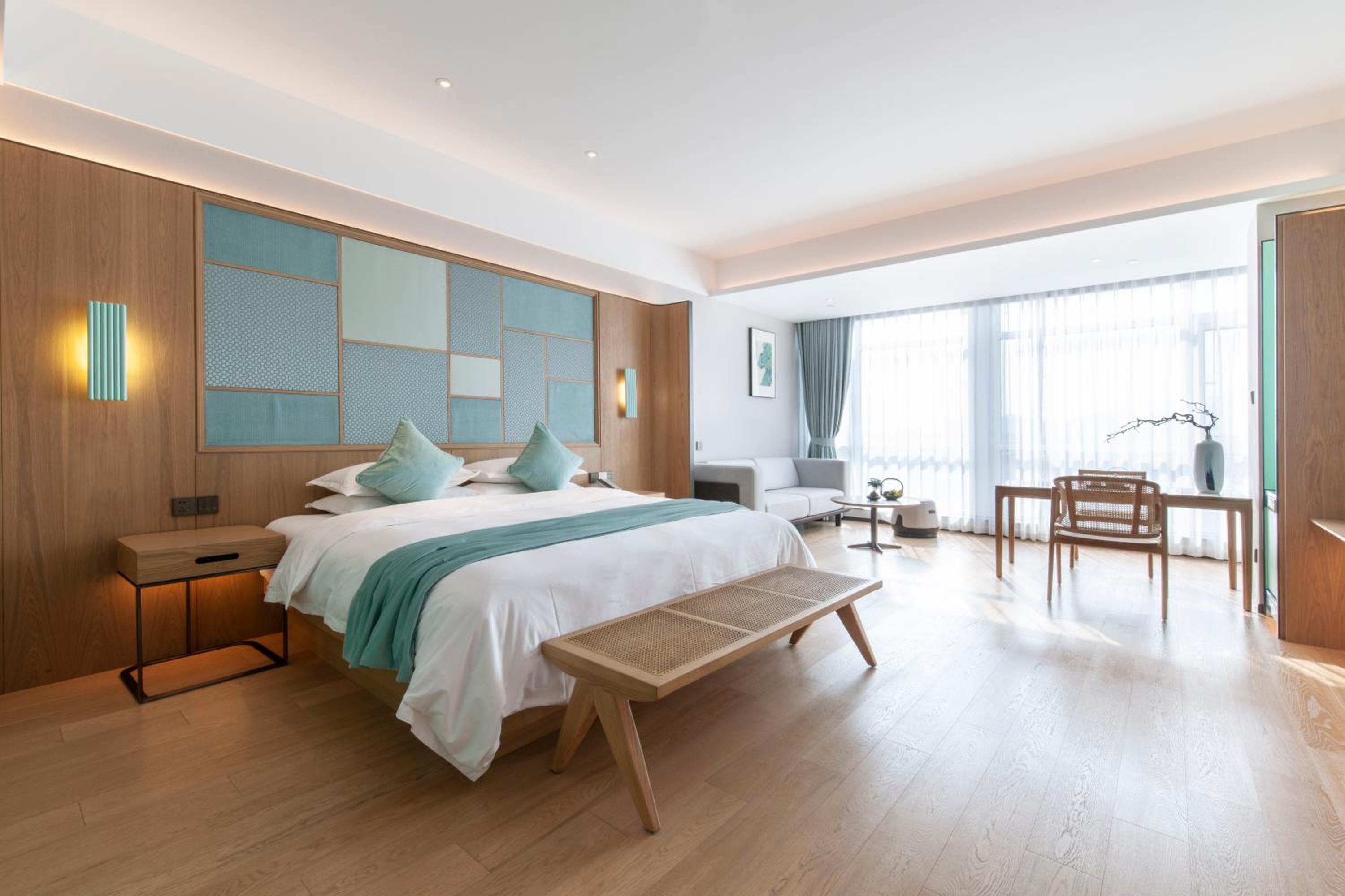 Superior King Room