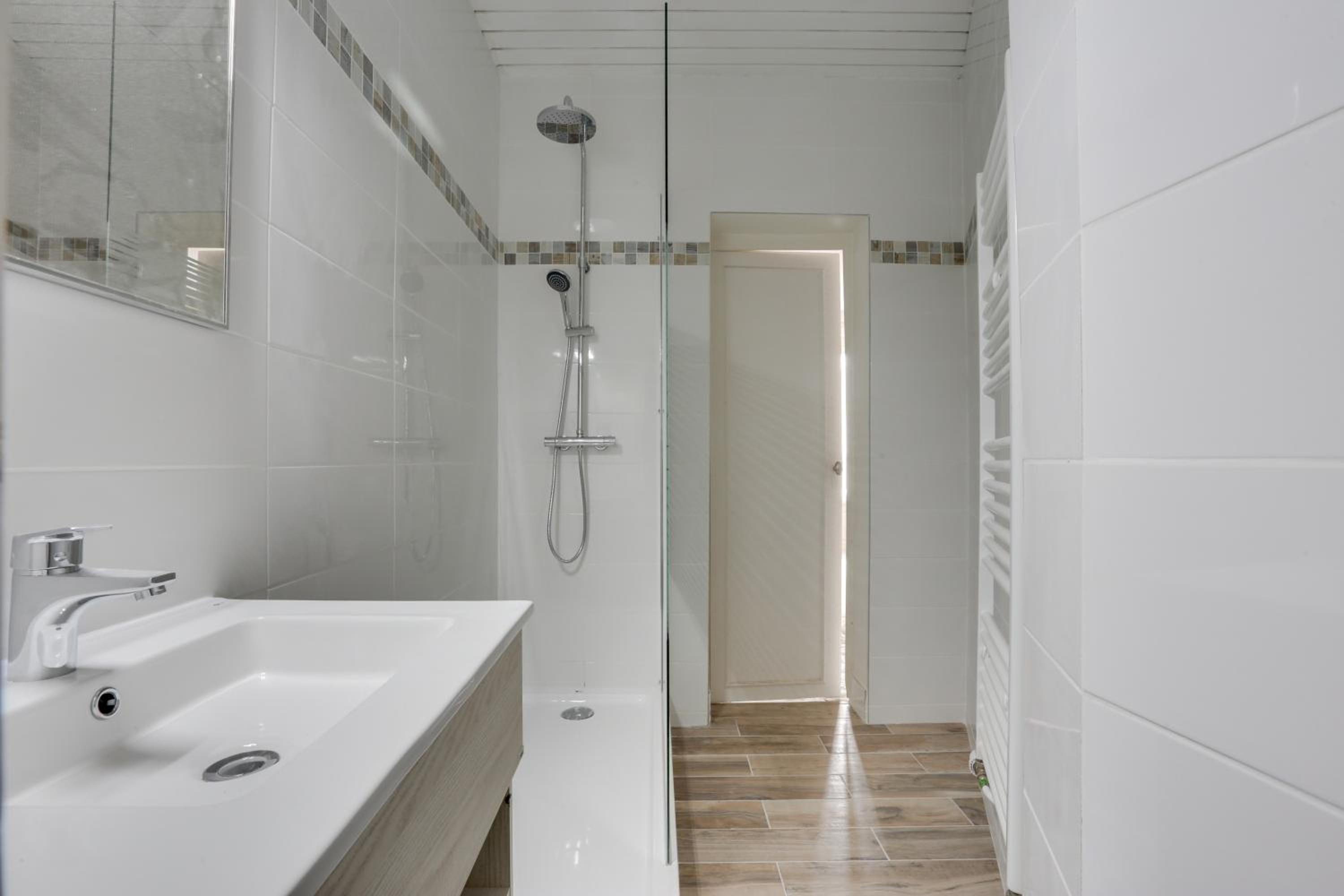 Prestige Twin Room - Photo 4