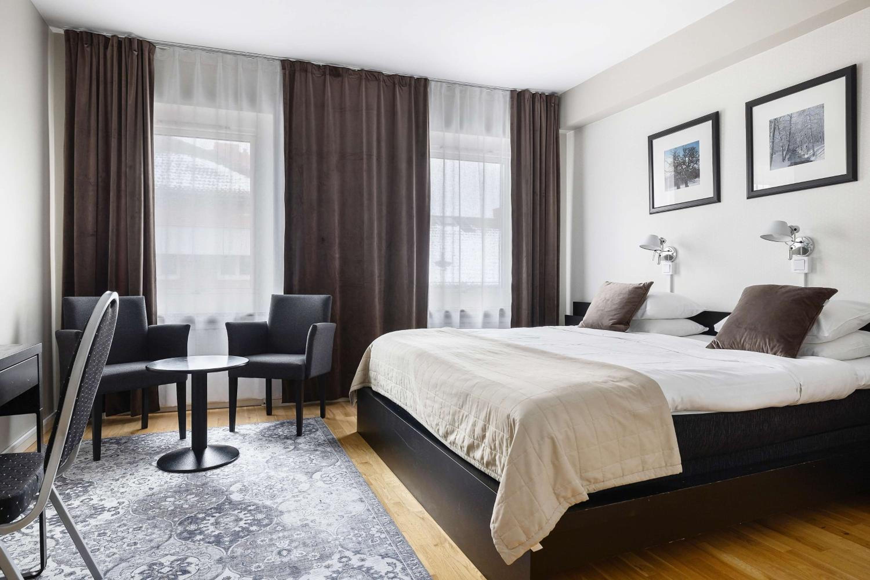 Standard Double Room - Photo 1