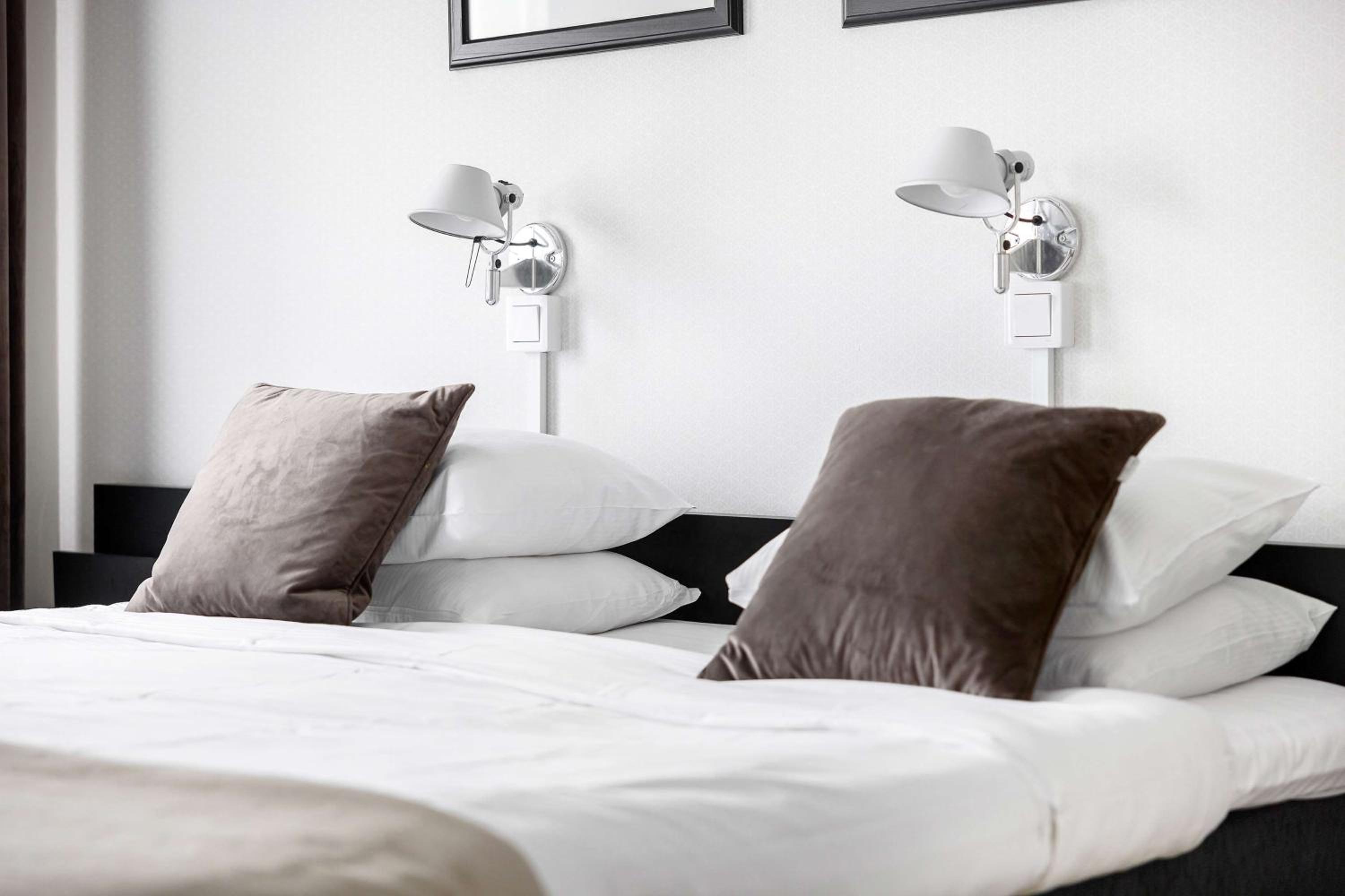 Standard Double Room - Photo 2