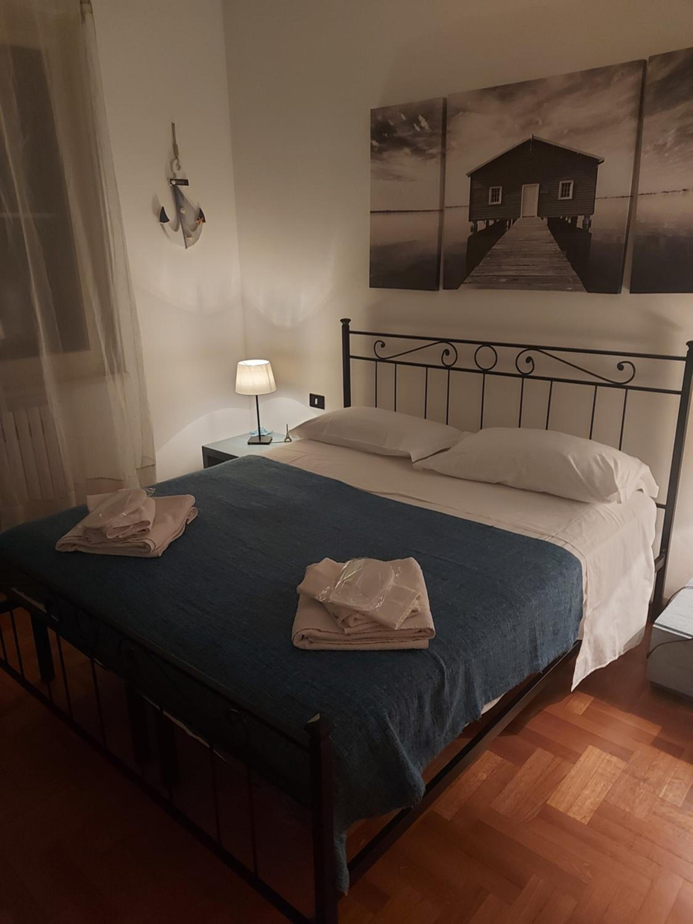 Double Room With Private External Bathroom photo 2