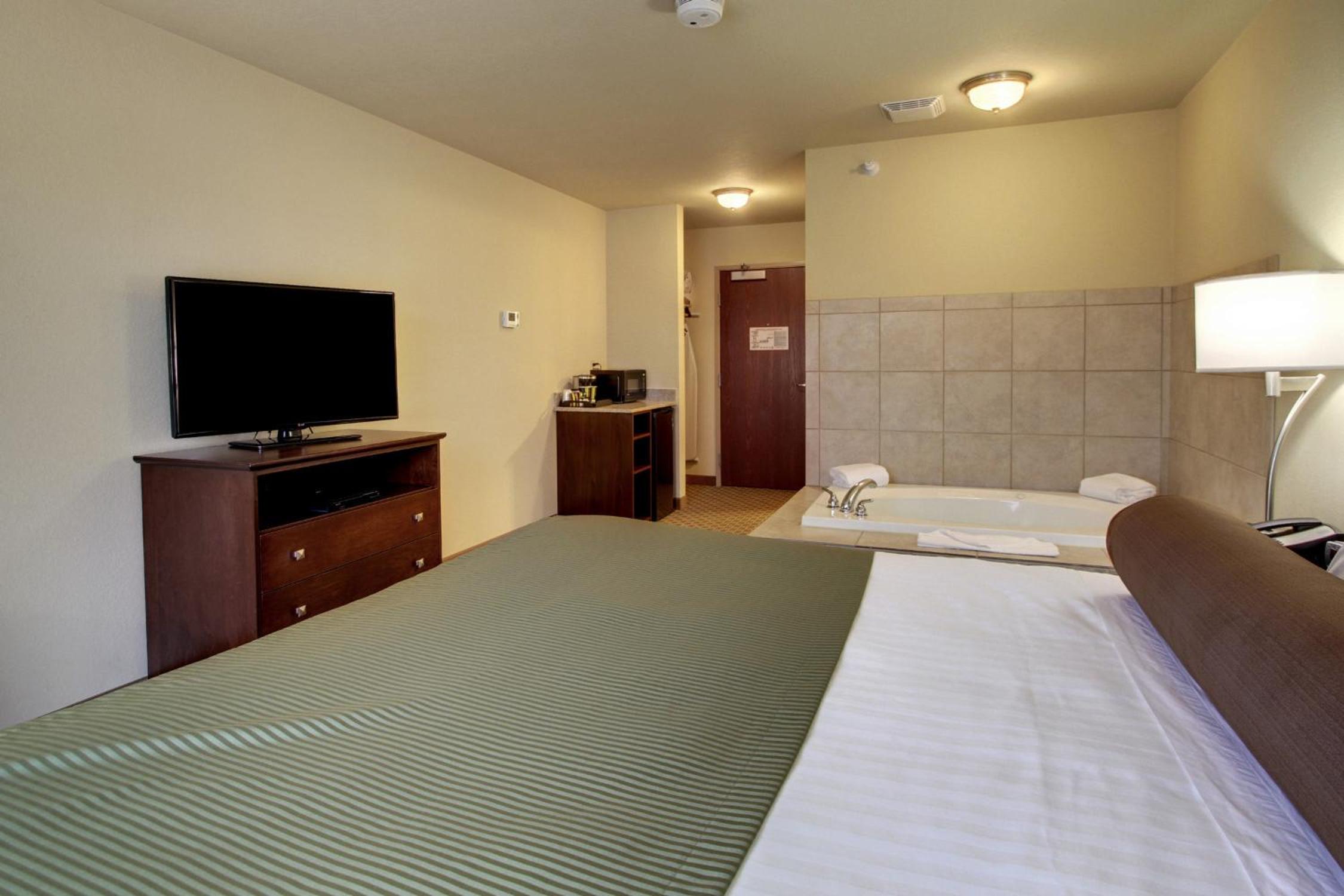 Deluxe King room with Whirlpool Tub