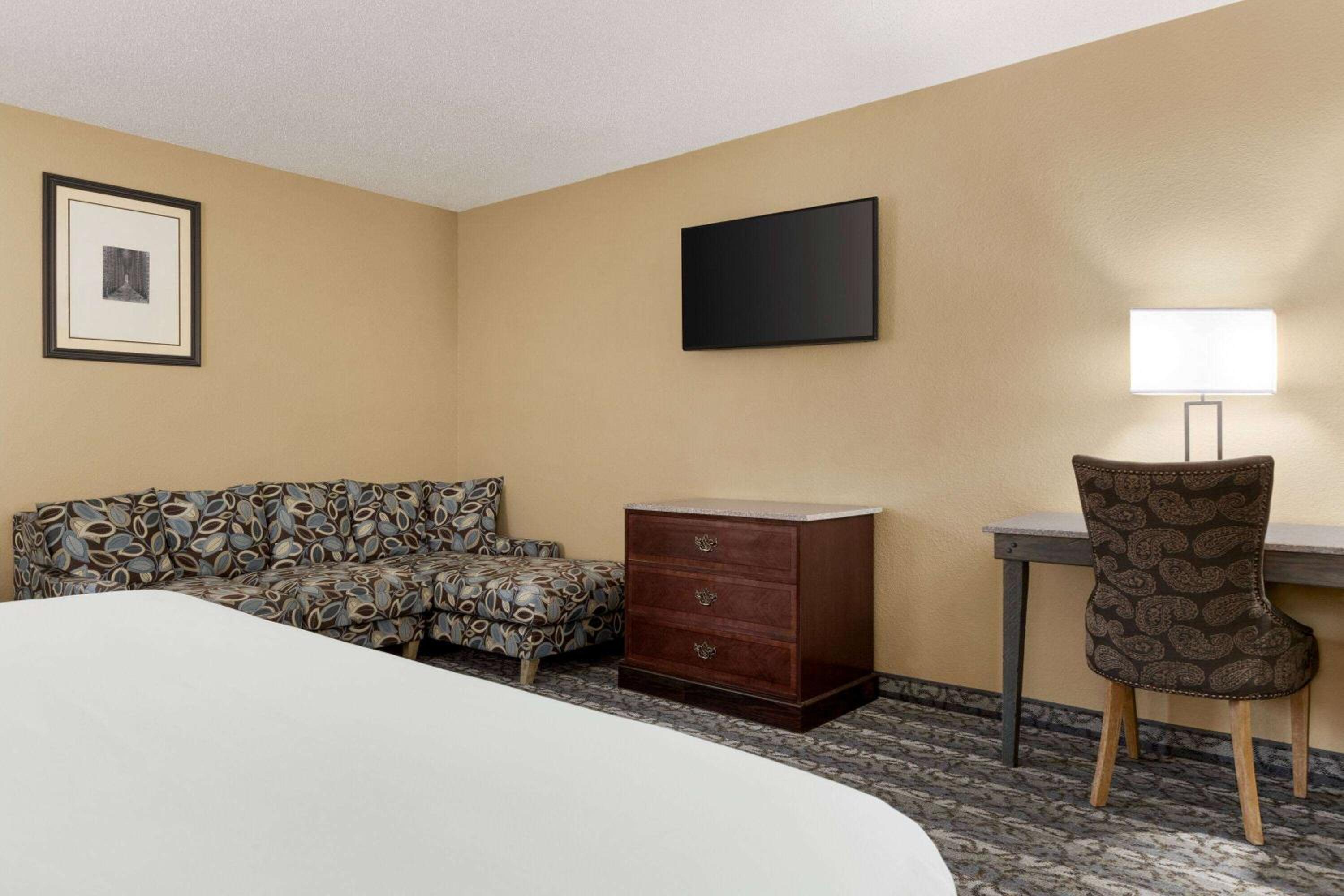 Superior King Room - Non-Smoking - Photo 1