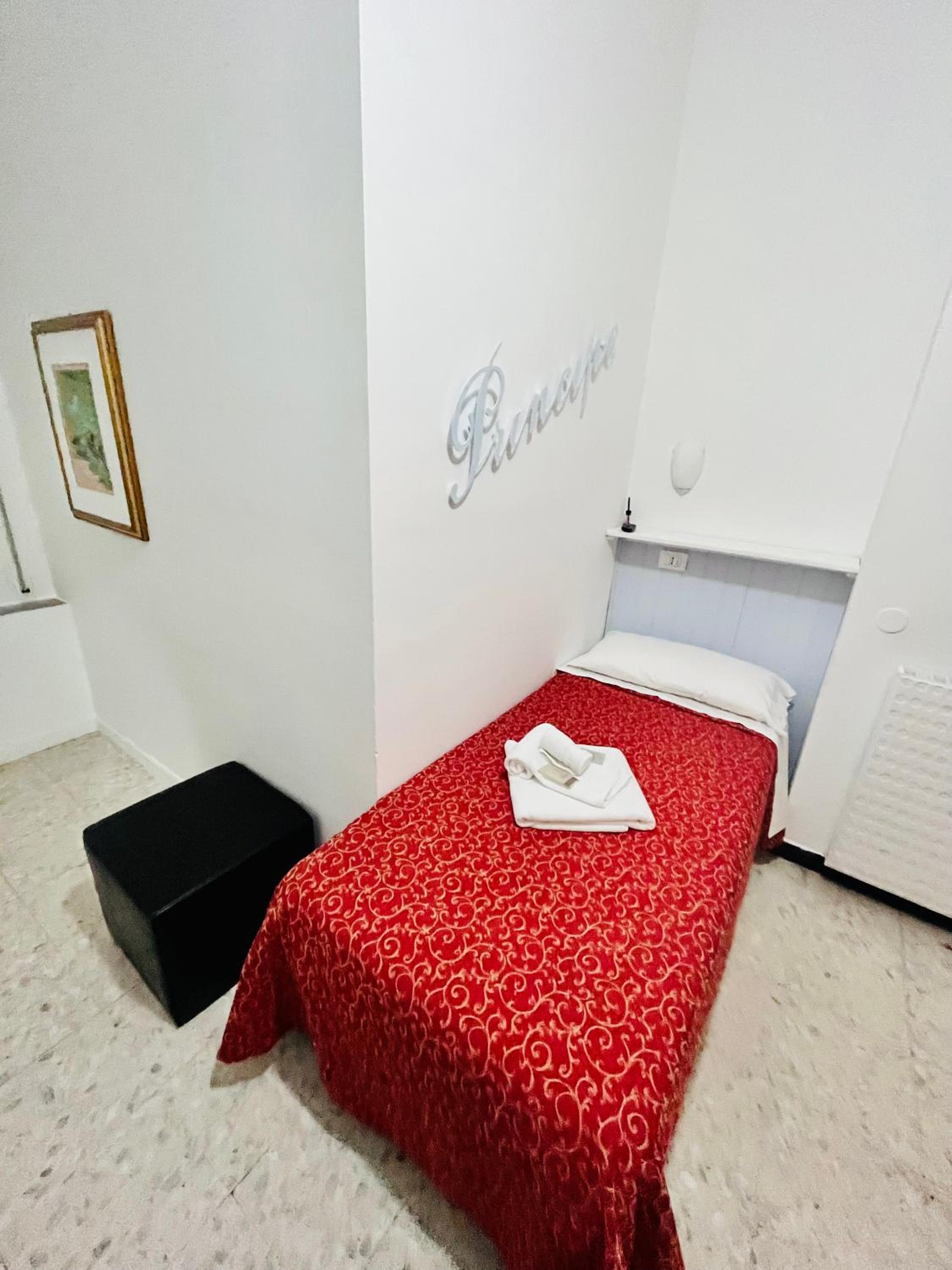 Single Room photo 3