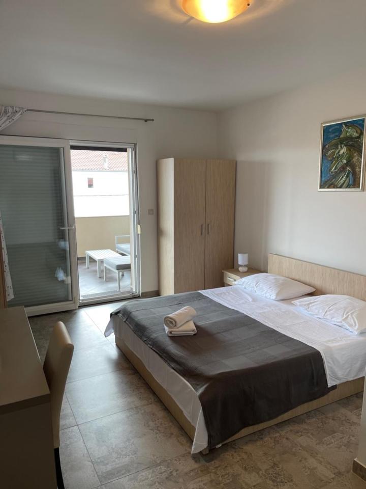 Double Room with Pool View photo 2