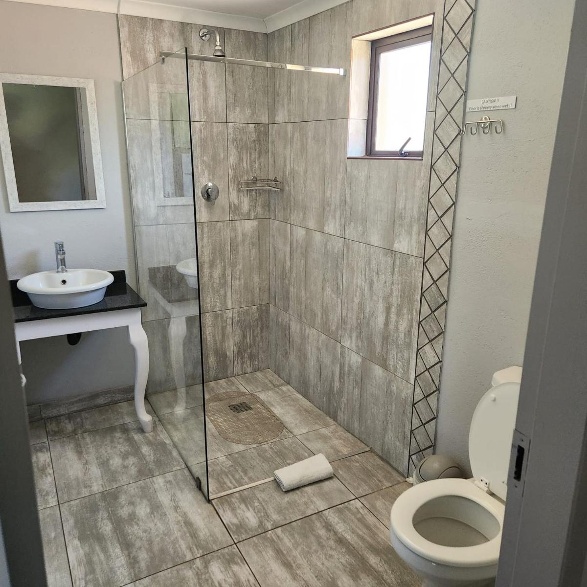 Double Room with Private Bathroom photo 2