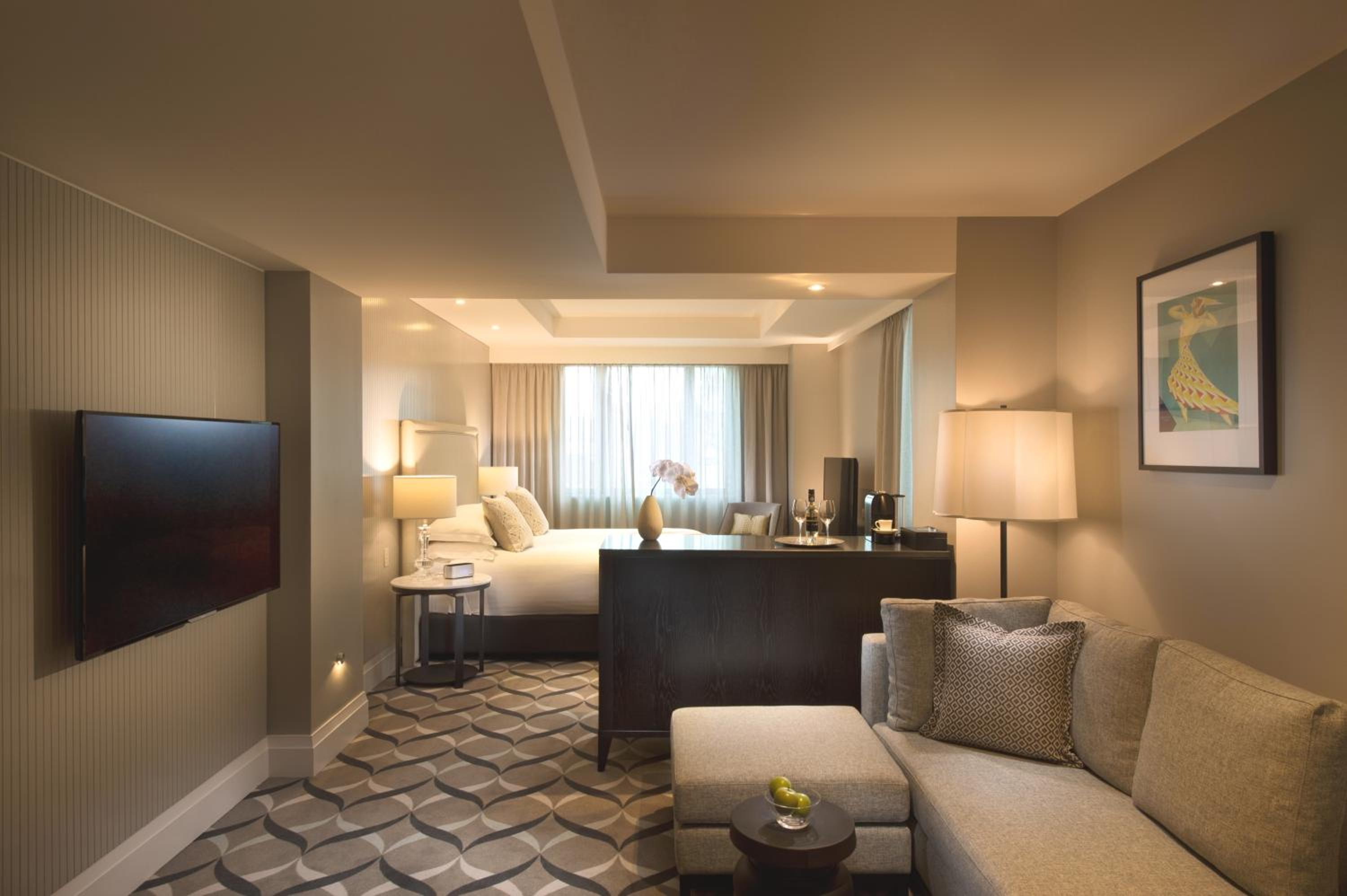 Studio King Suite - High Floor photo 2