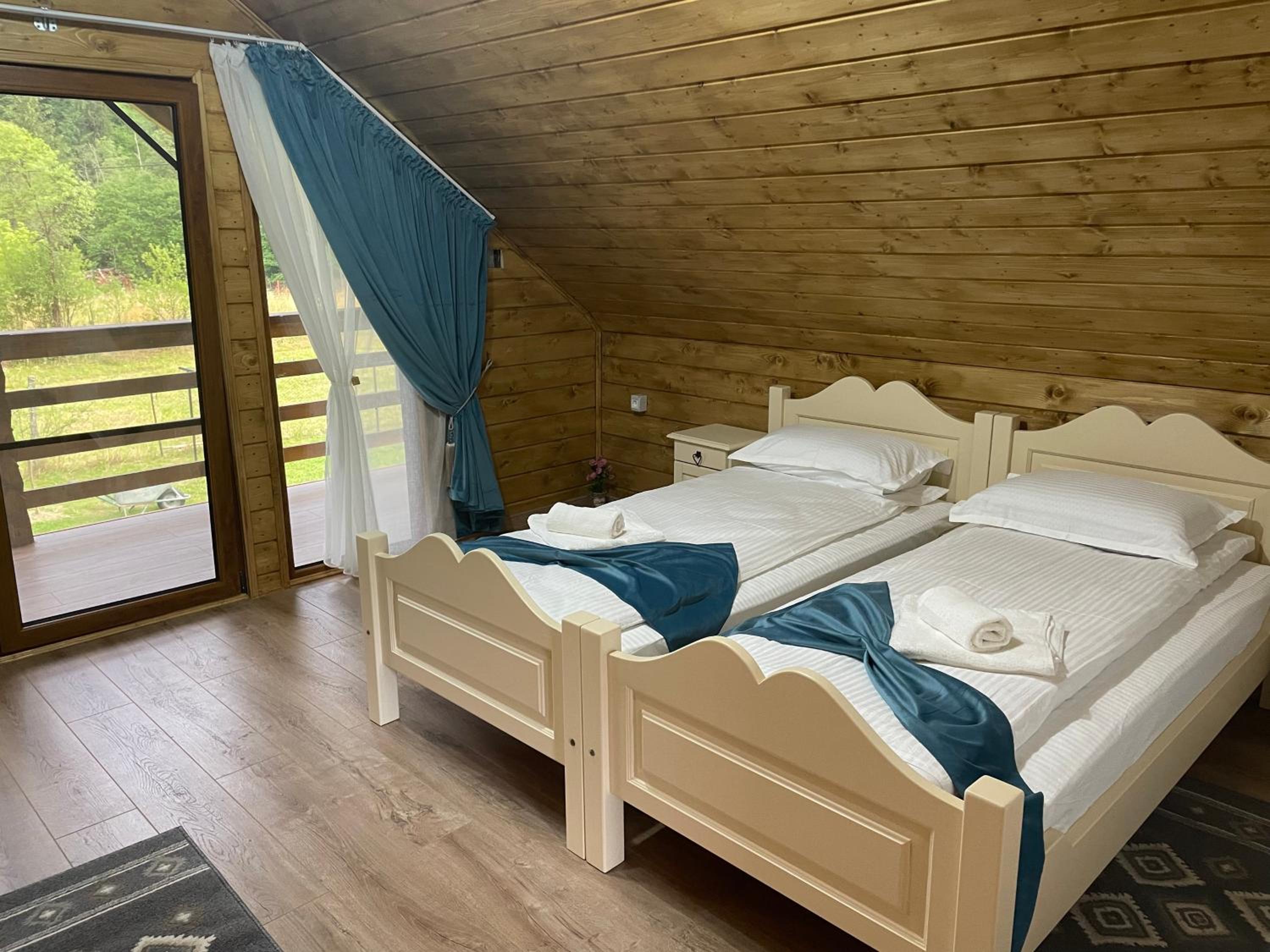 Deluxe Double or Twin Room with Mountain View - Photo 2