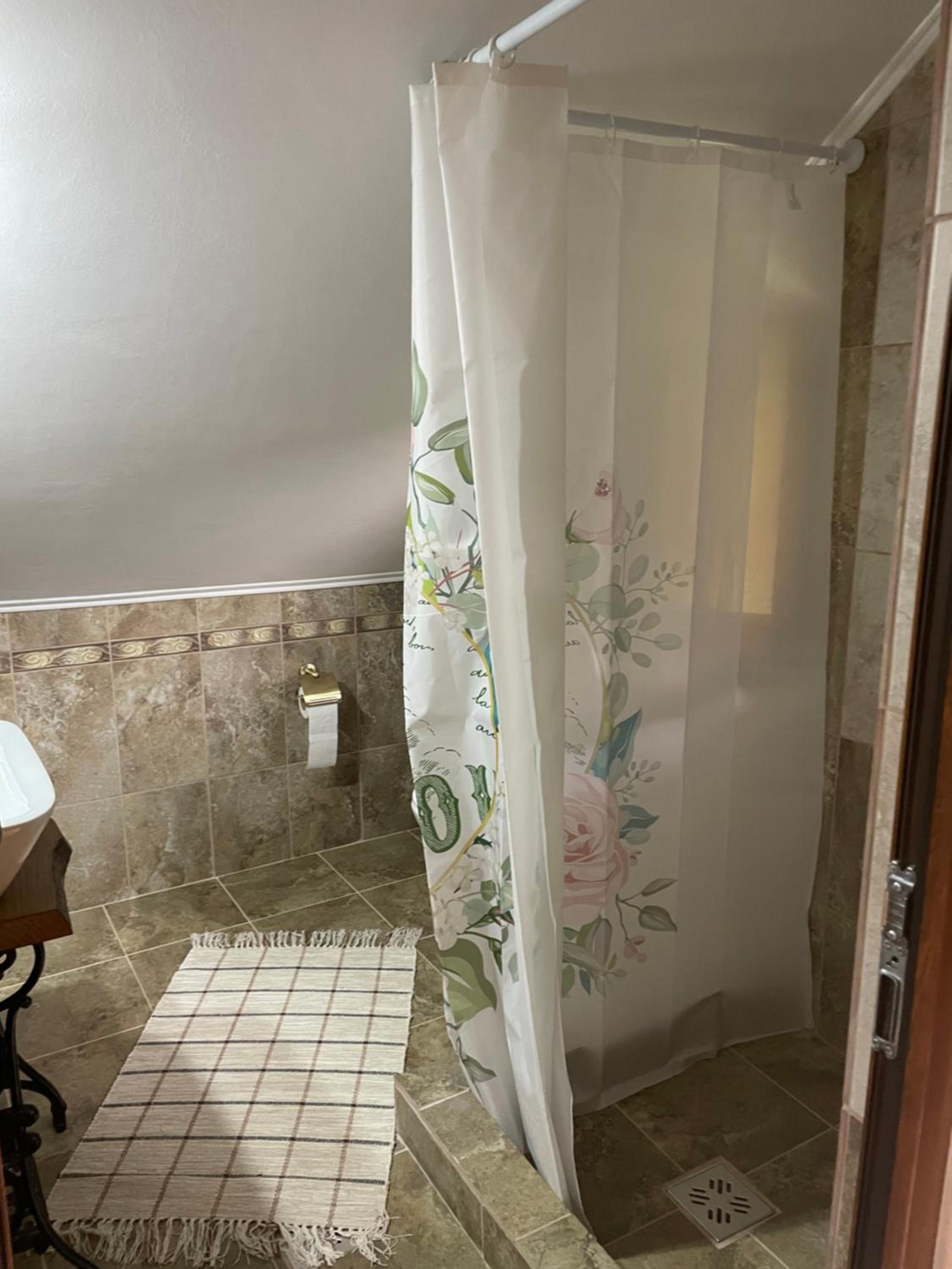 Deluxe Double or Twin Room with Mountain View - Photo 11