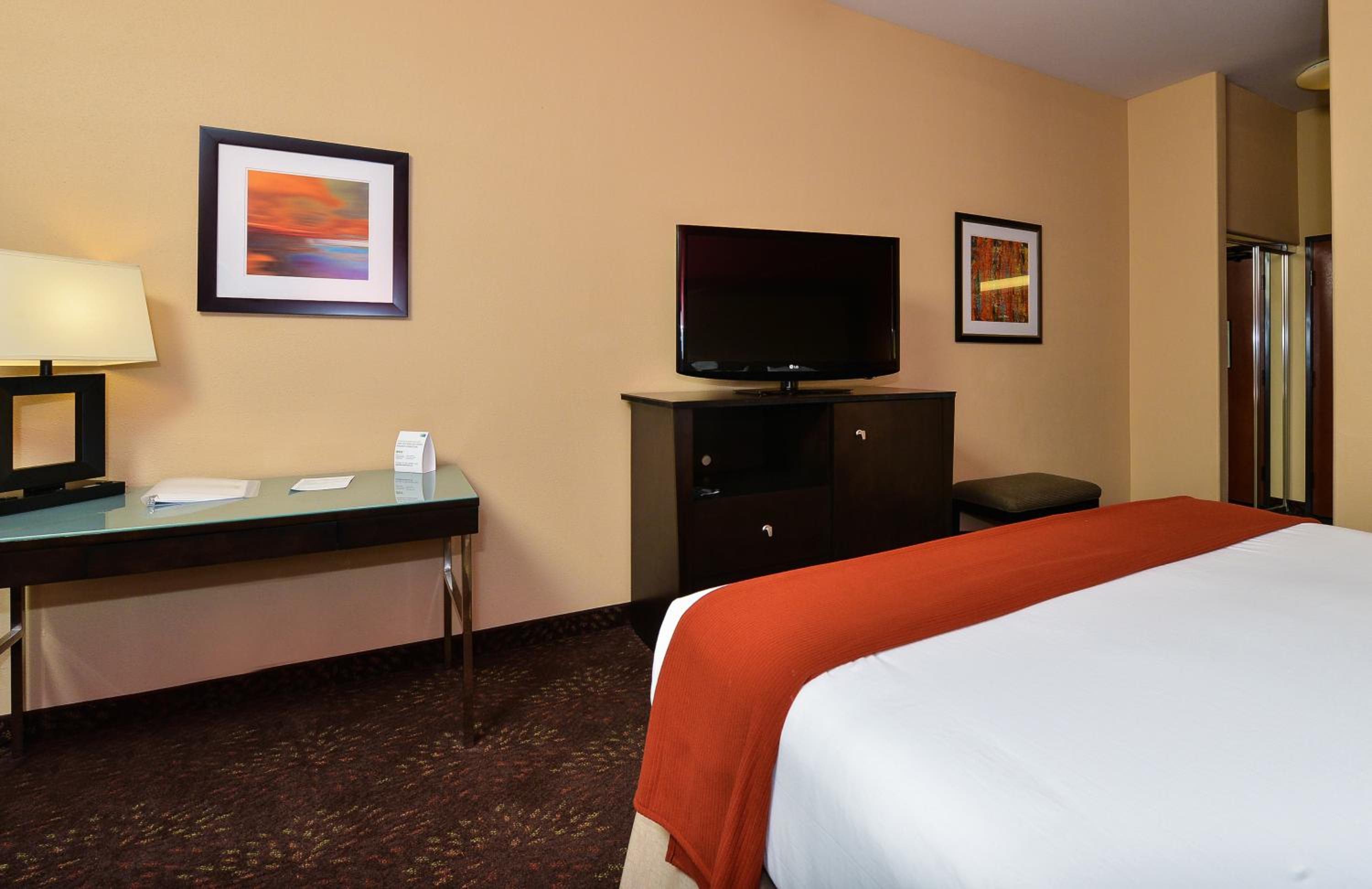 Standard King Room - Photo 2
