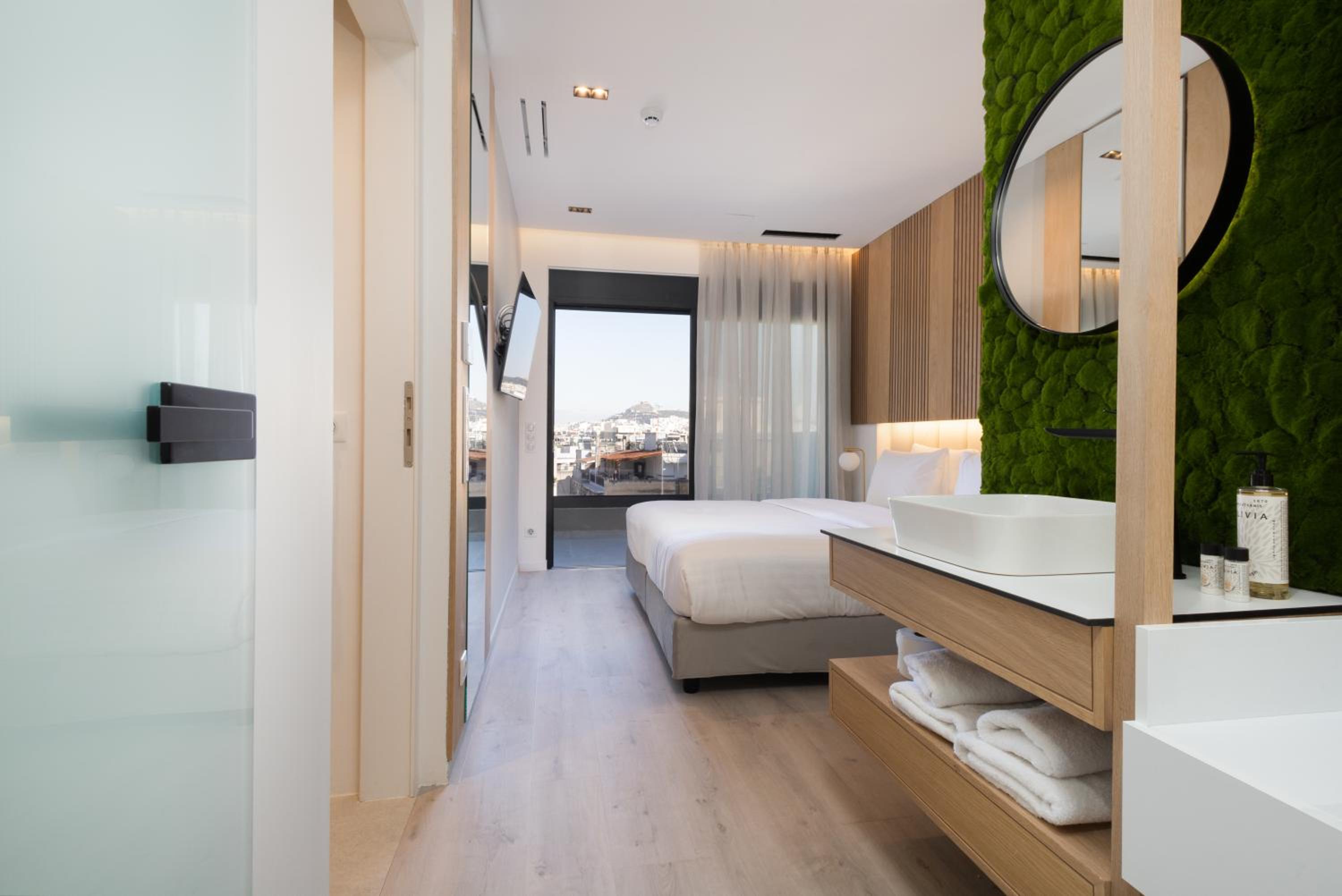 One-Bedroom Maisonette Suite with Jacuzzi  photo 1