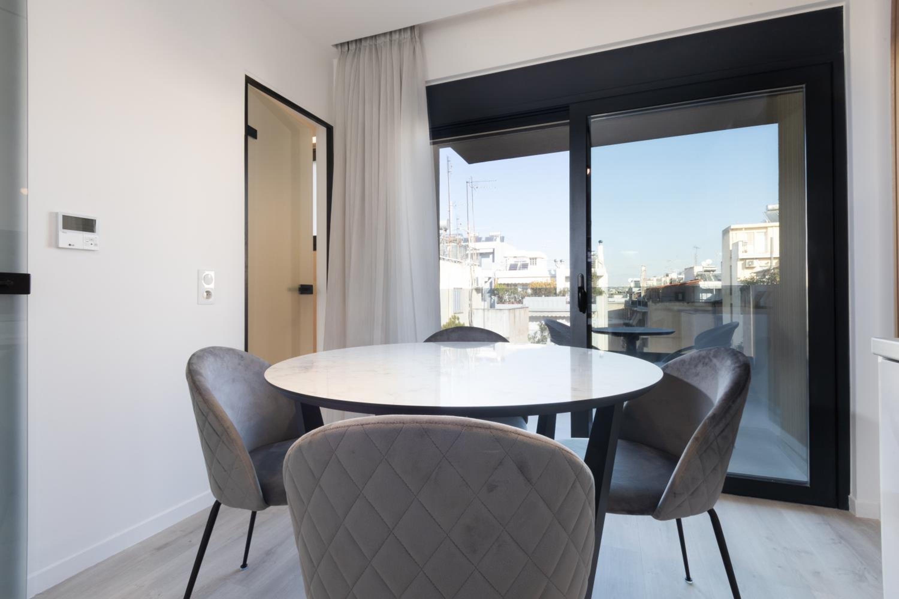One-Bedroom Maisonette Suite with Jacuzzi  photo 3