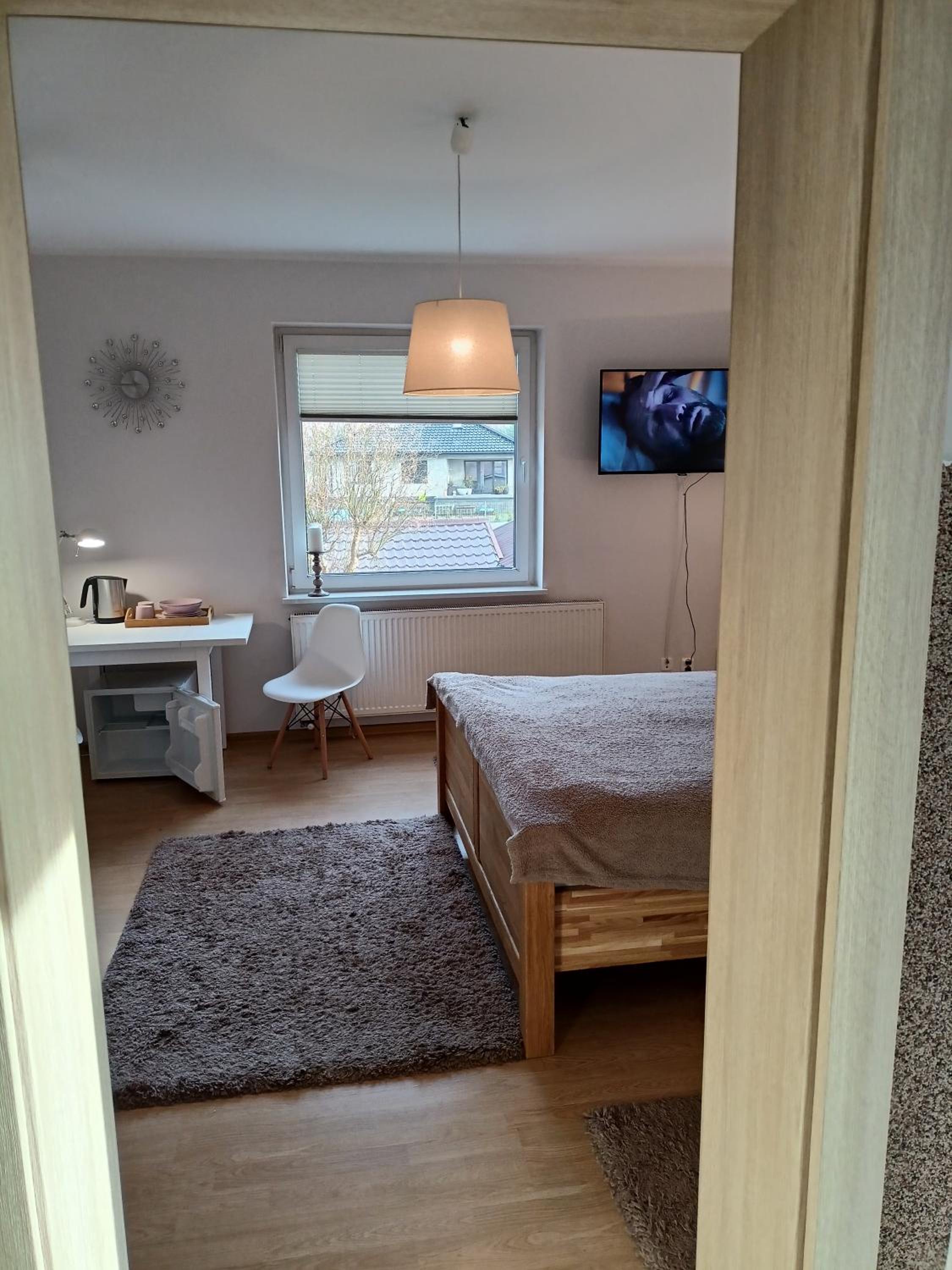 Double Room with Private External Bathroom - Photo 32