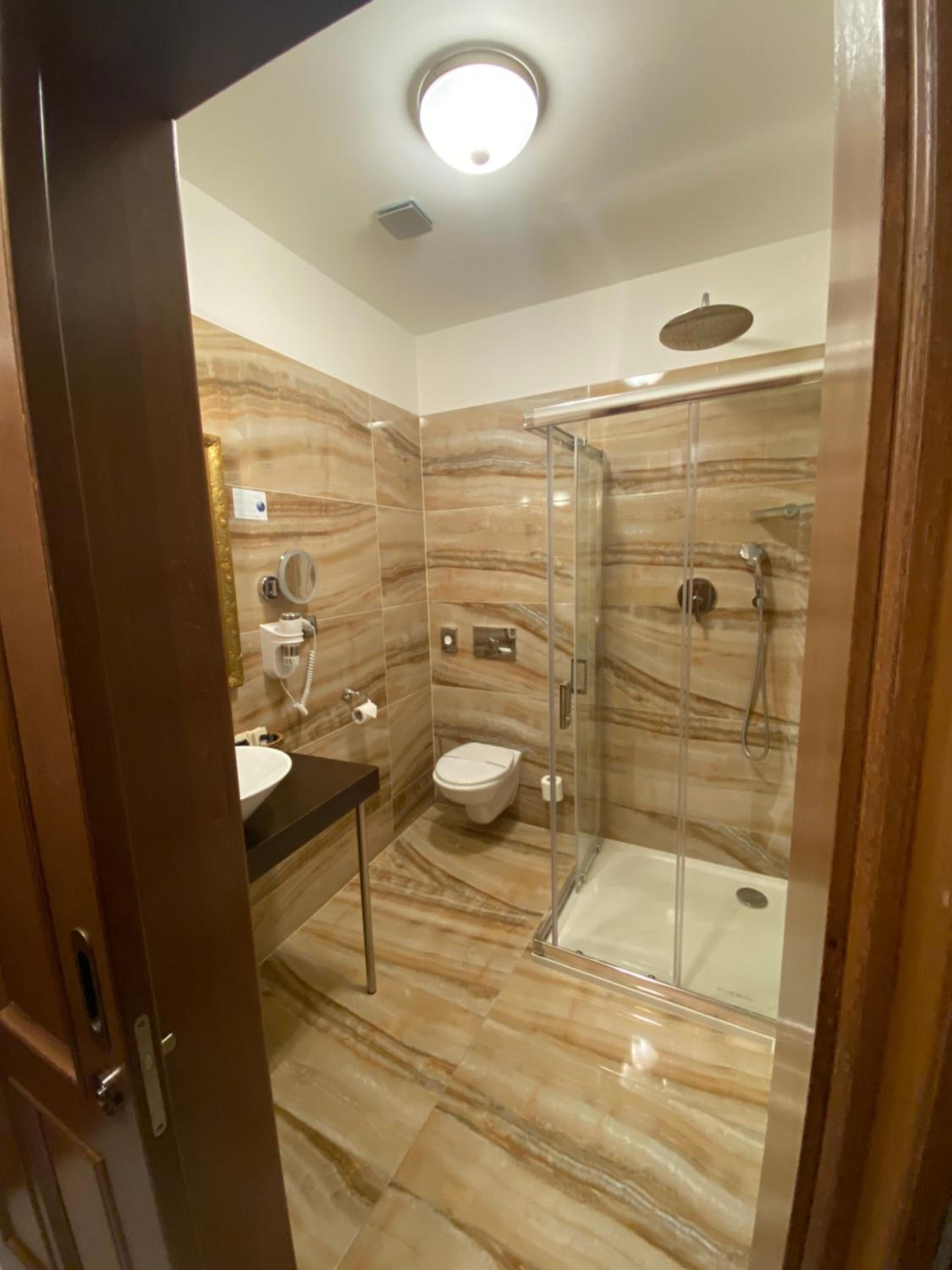 King Room with Balcony photo 3