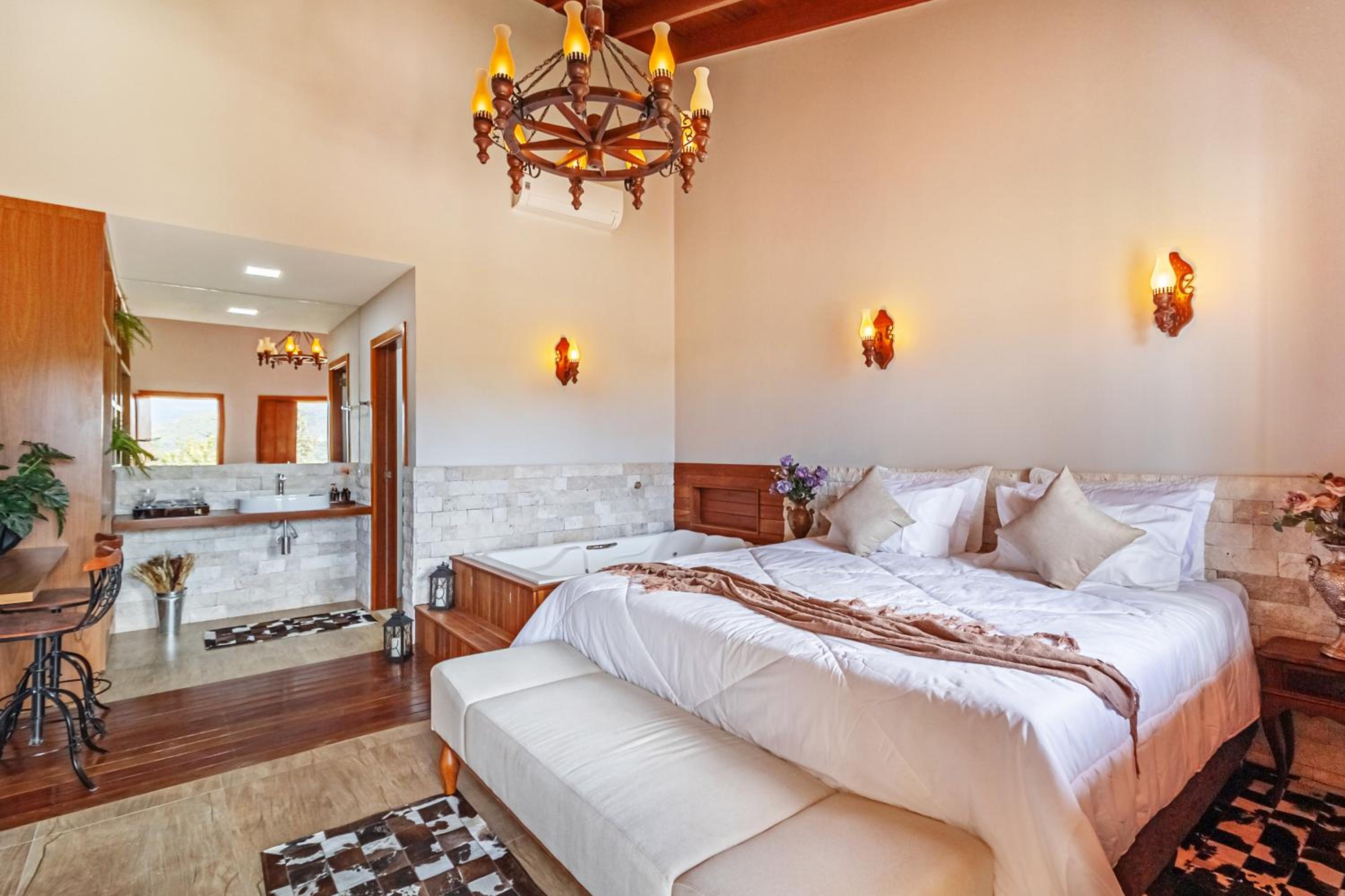 Queen Room with Spa Bath photo 1