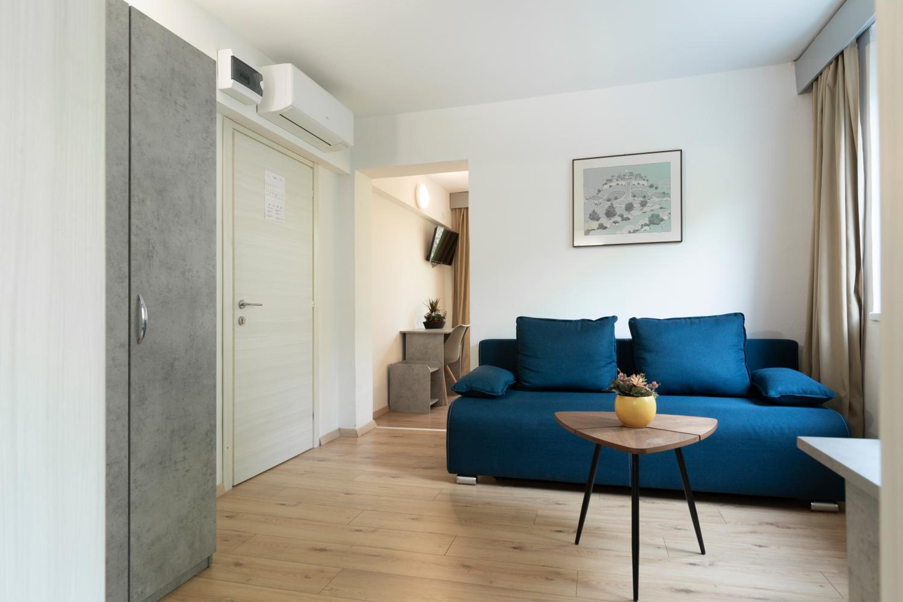 Superior Double or Twin Room - Photo 4