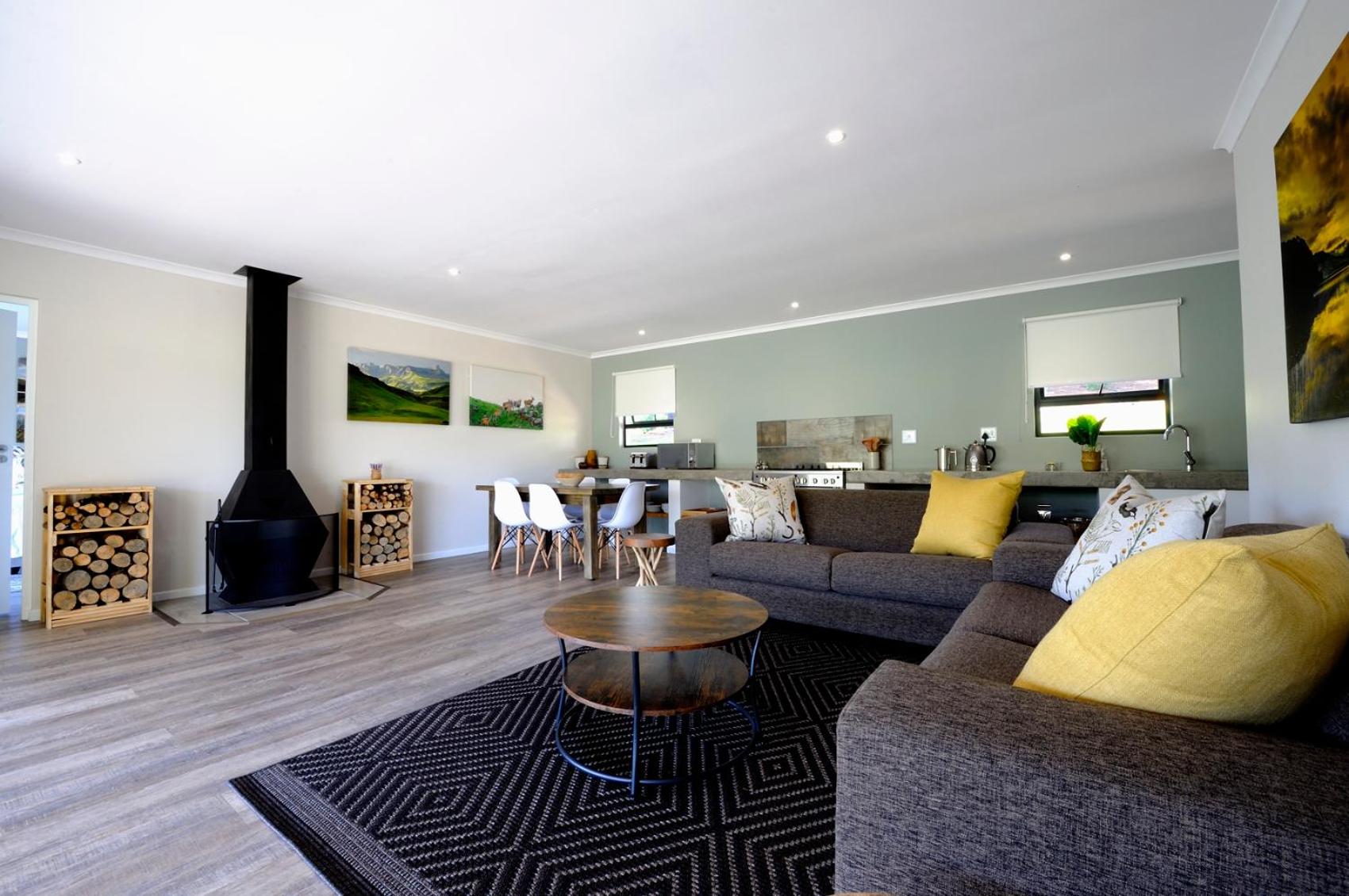 Two-Bedroom Cottage - Photo 3